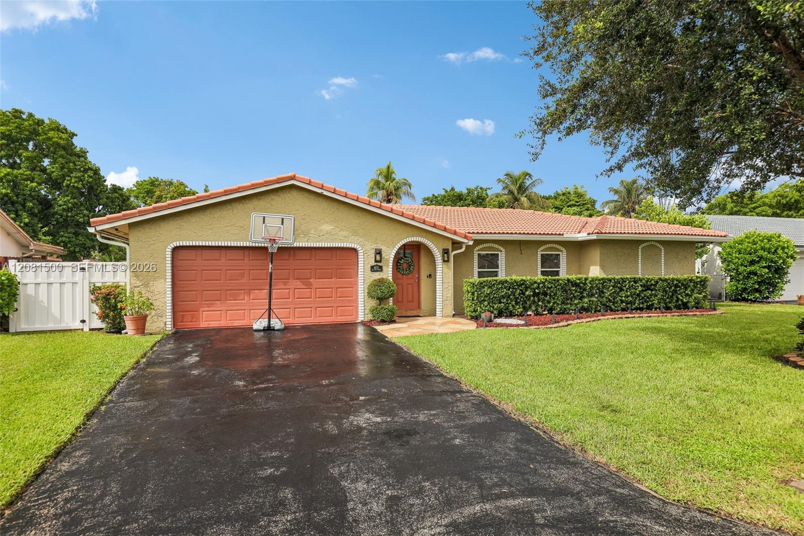 8835 NW 27th St