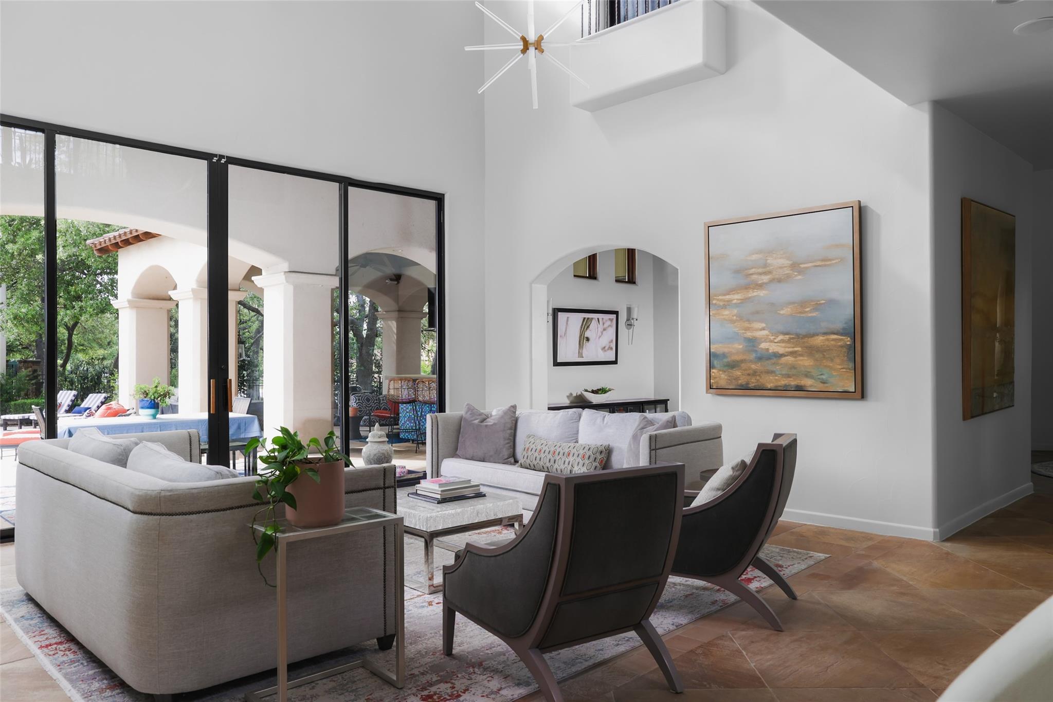 201 Costa Bella DR