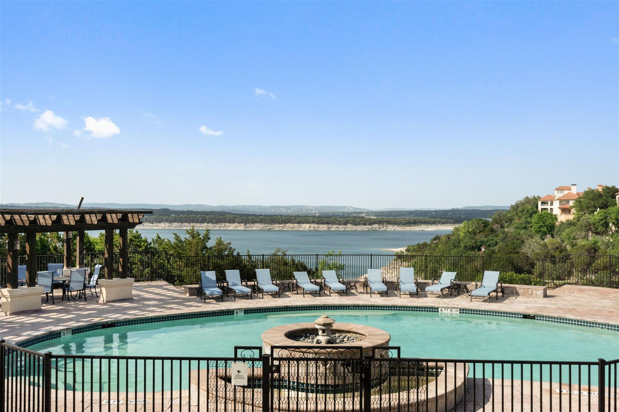 201 Costa Bella DR