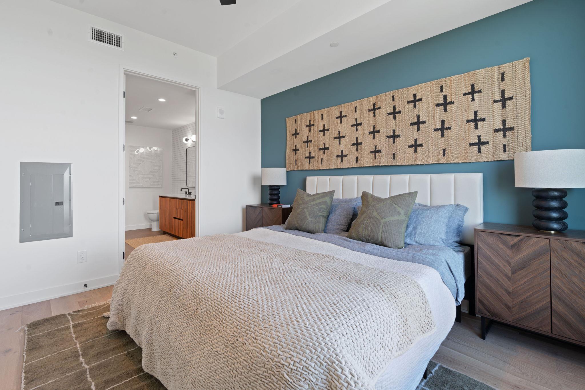84 East Ave # 3705