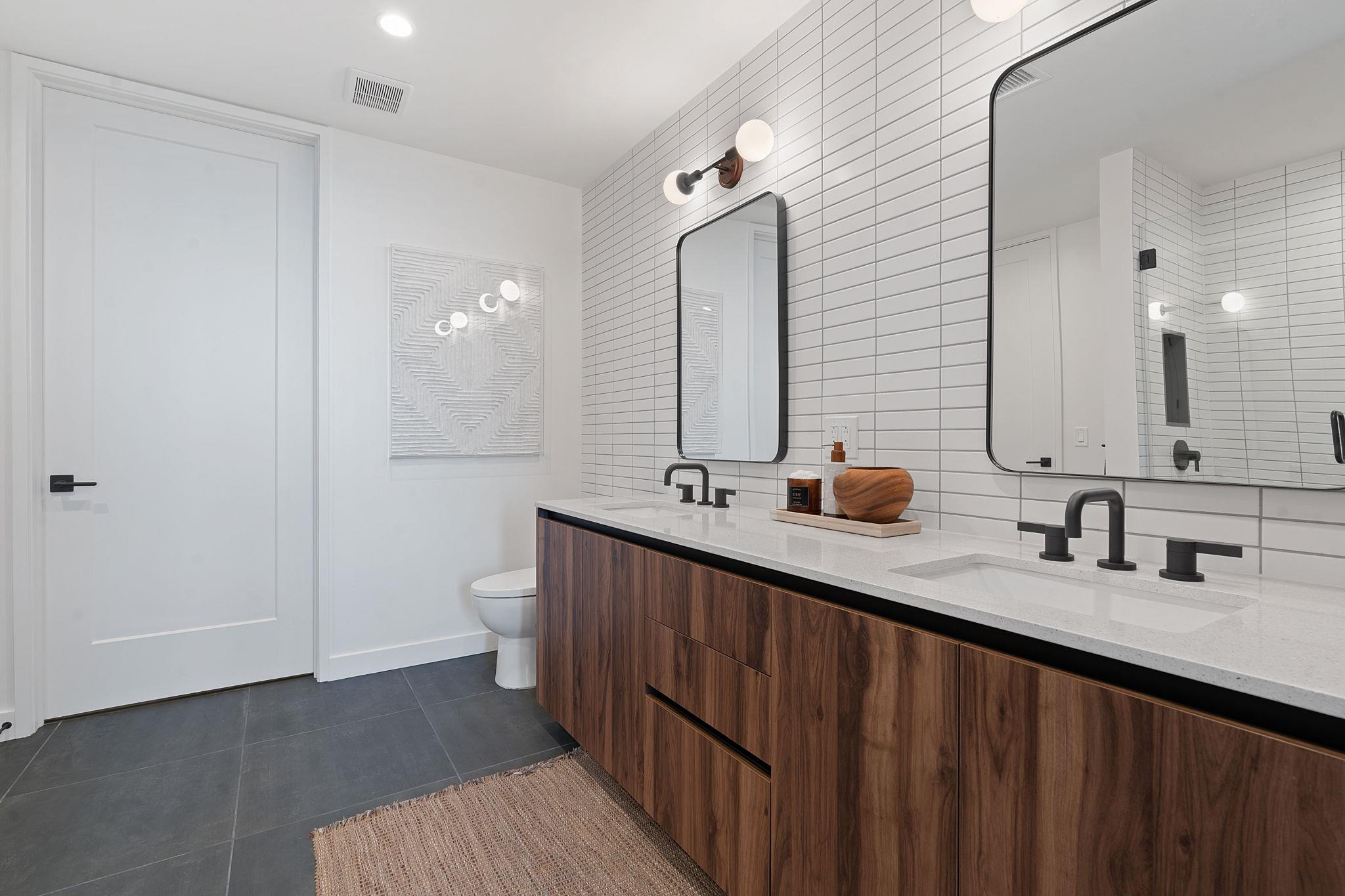 84 East Ave # 3705