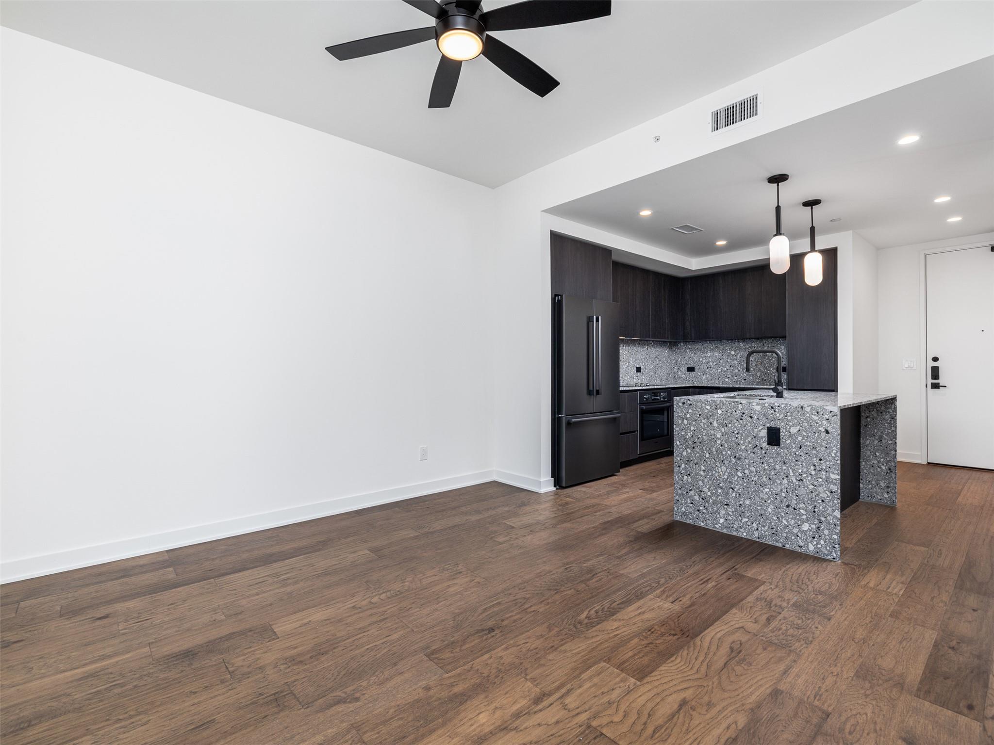 84 East Ave # 3102