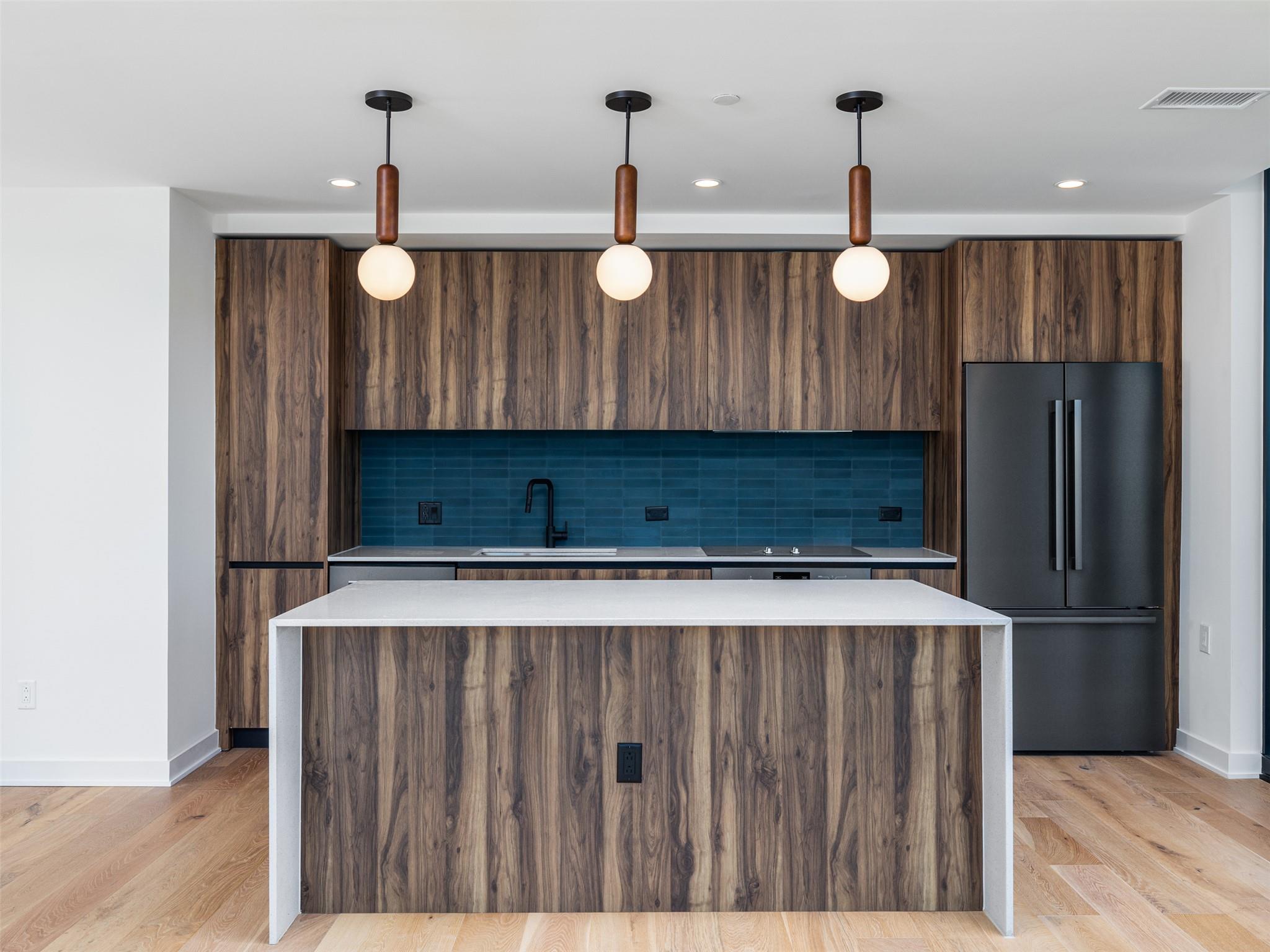 84 East Ave # 3704