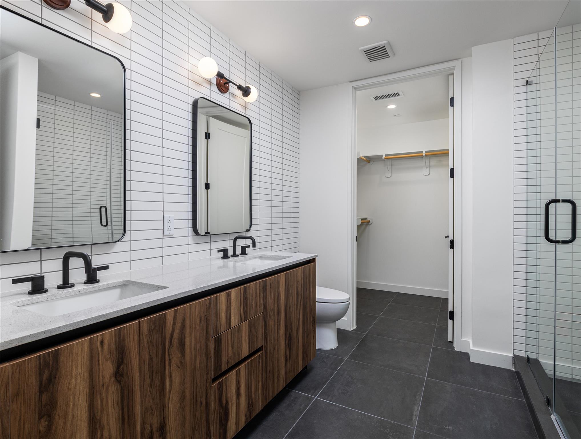 84 East Ave # 3704