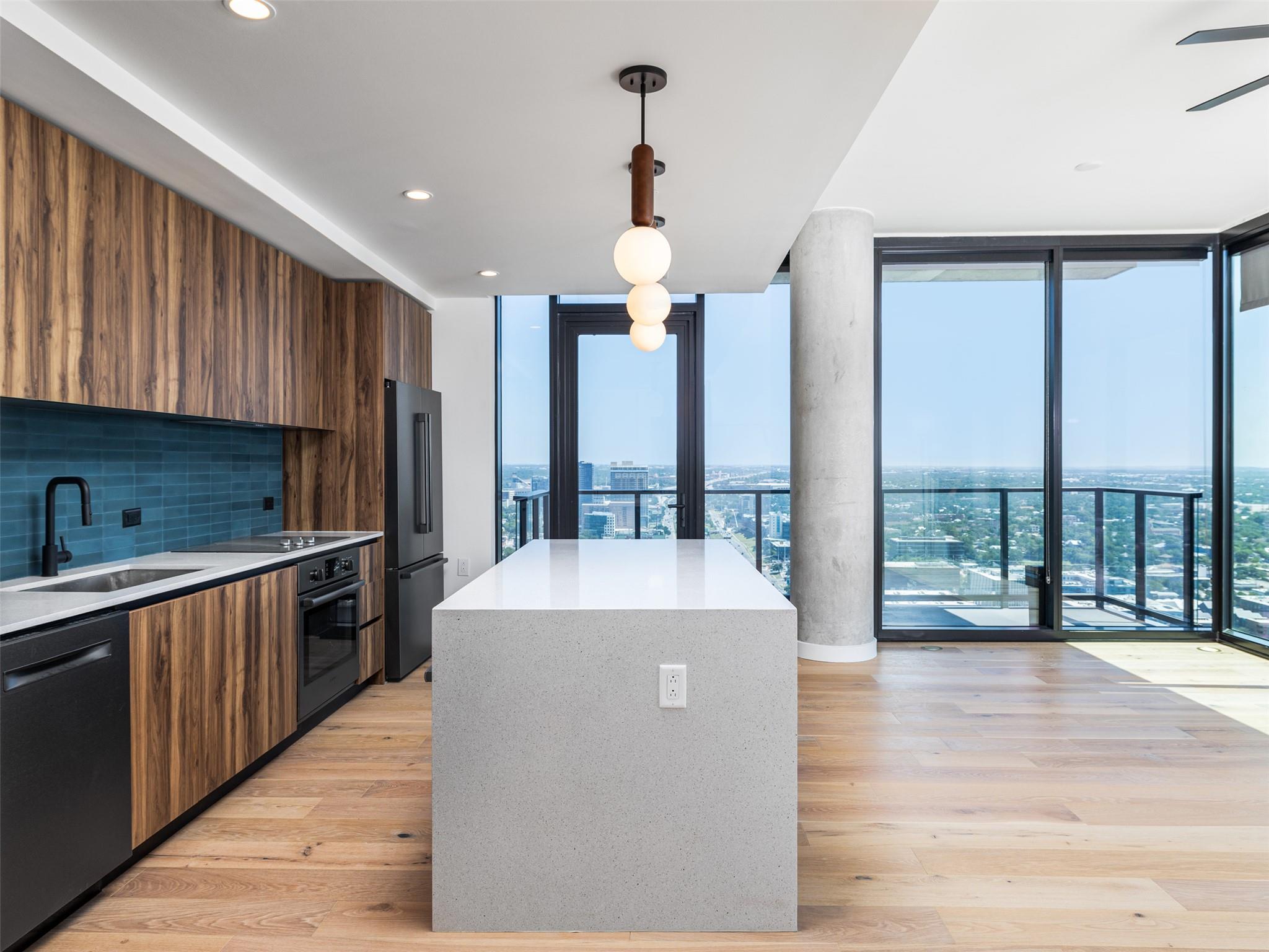 84 East Ave # 3704