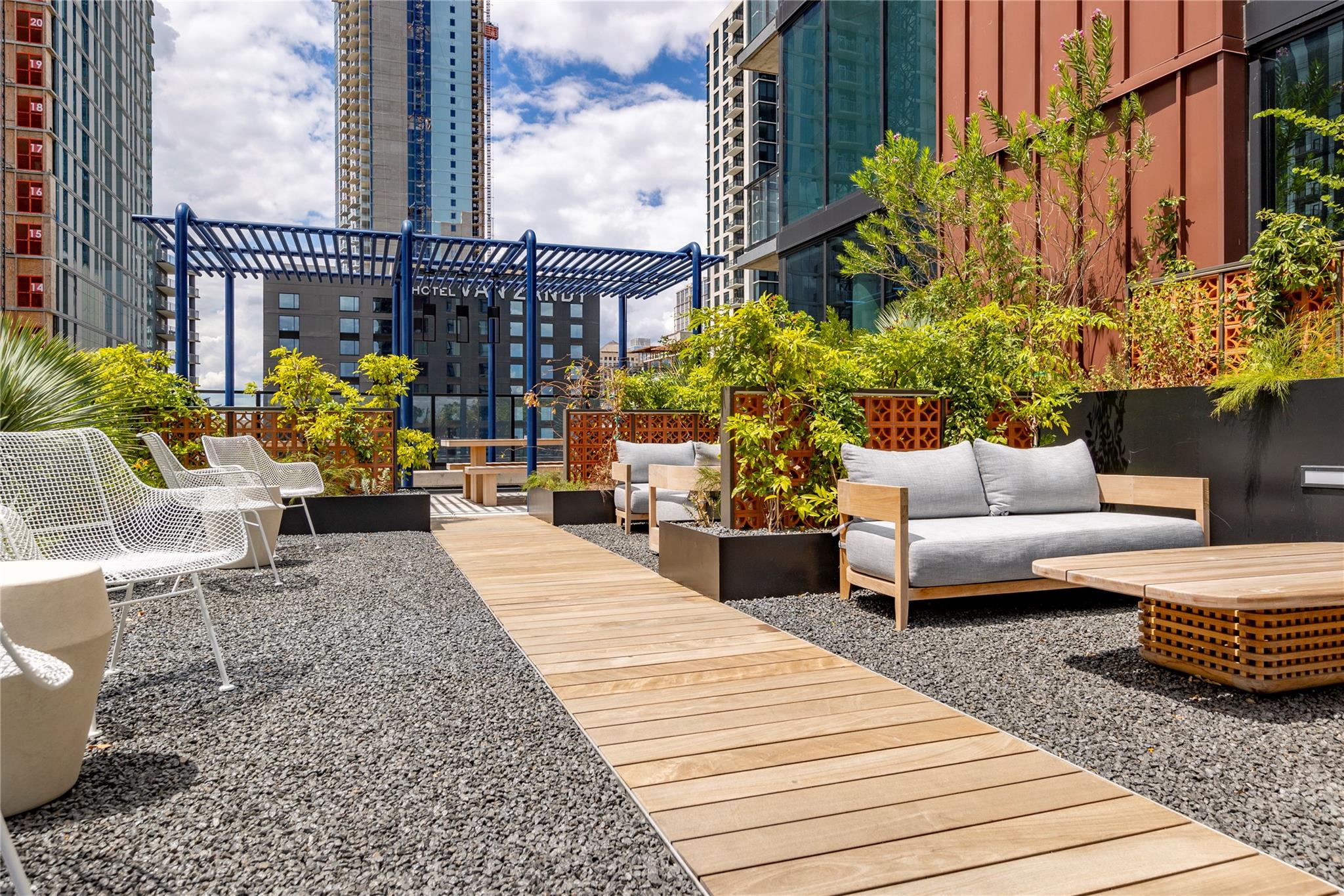 84 East Ave # 1609
