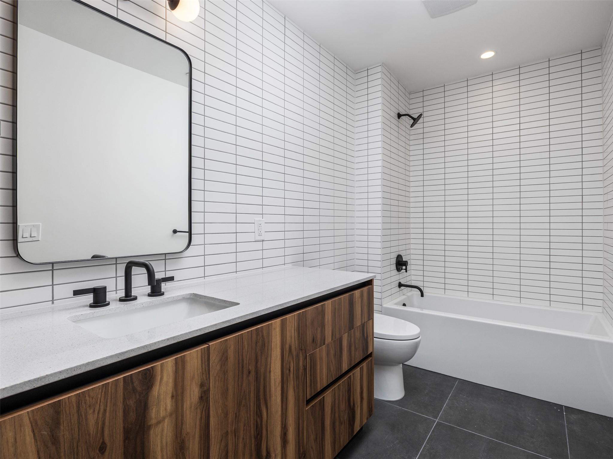 84 East Ave # 3308