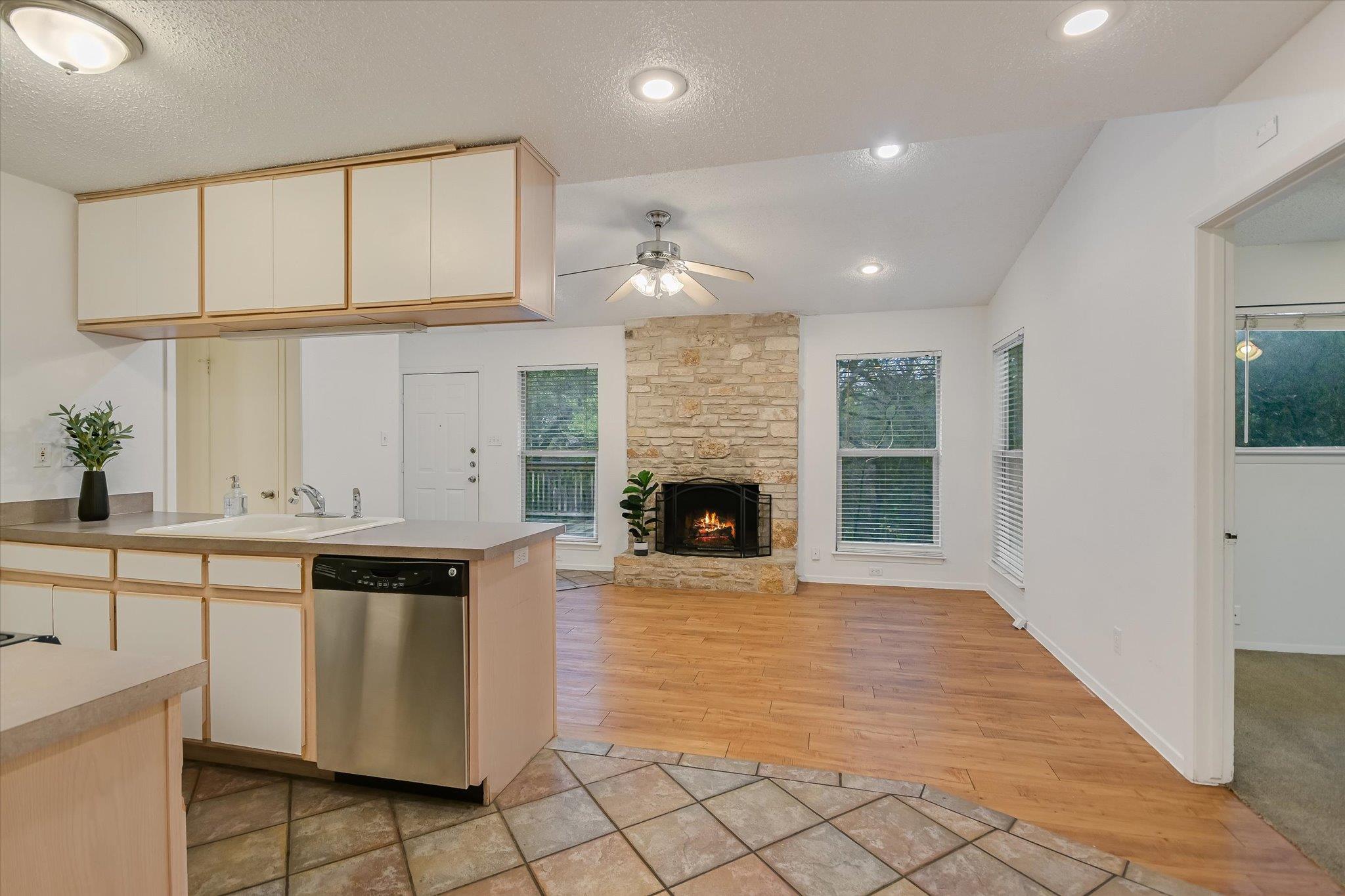 3207 Eanes CIR