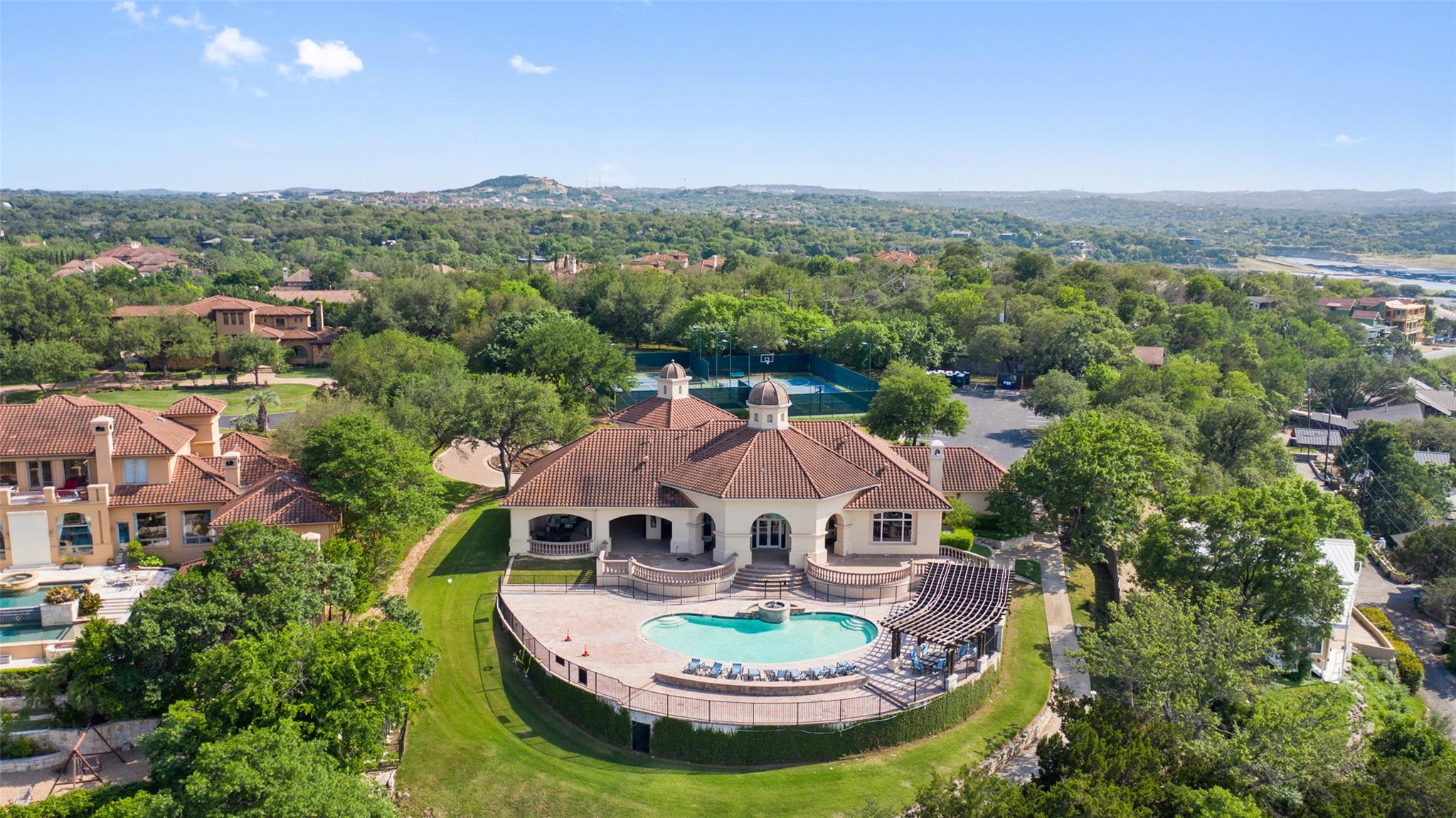 201 Costa Bella DR