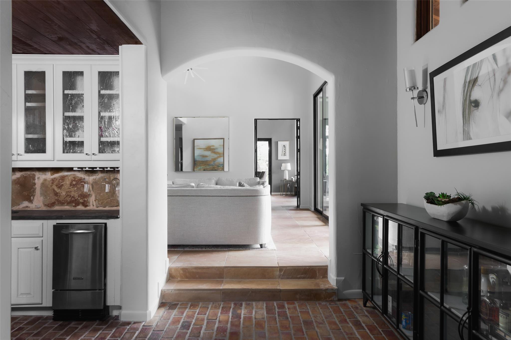 201 Costa Bella DR