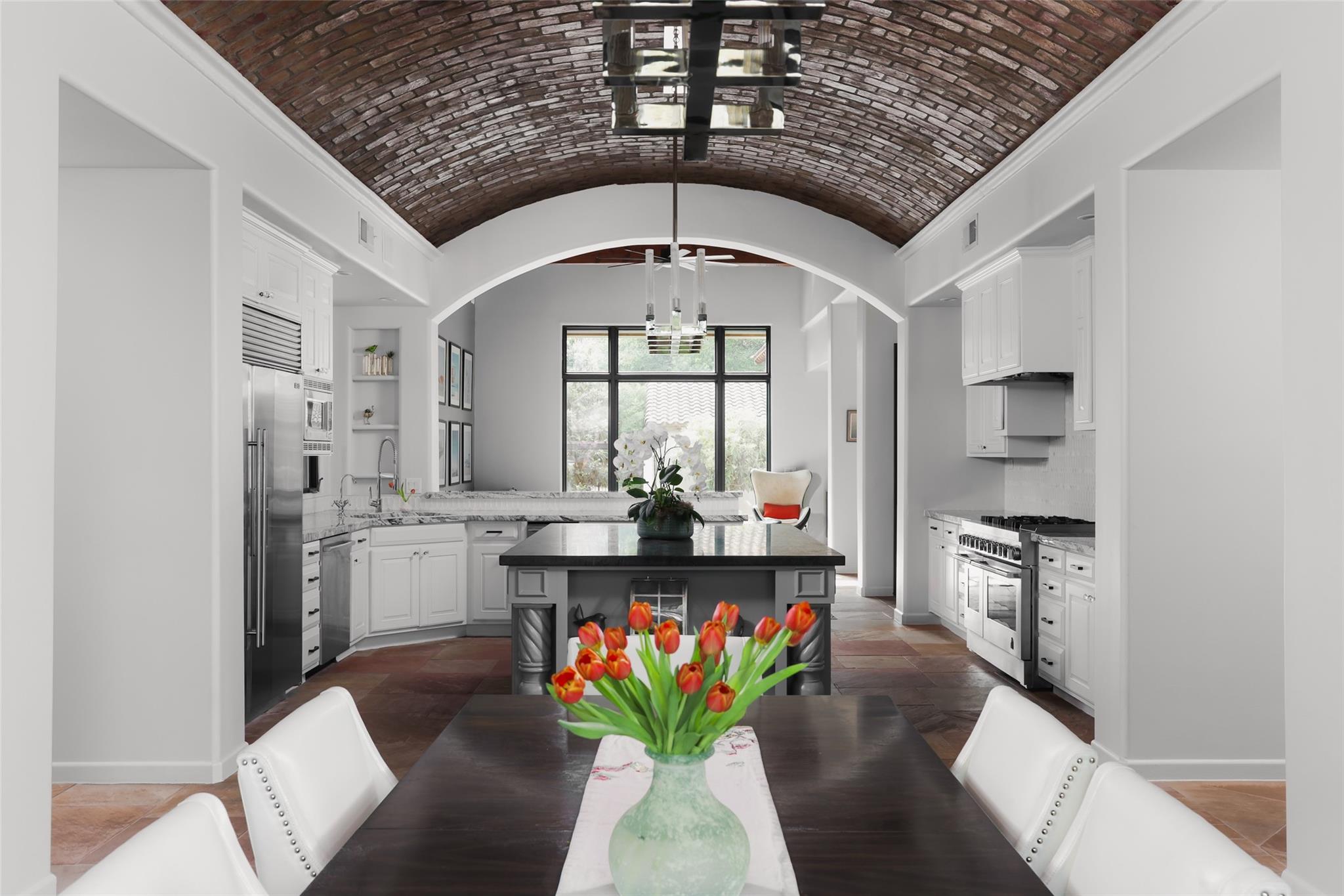 201 Costa Bella DR