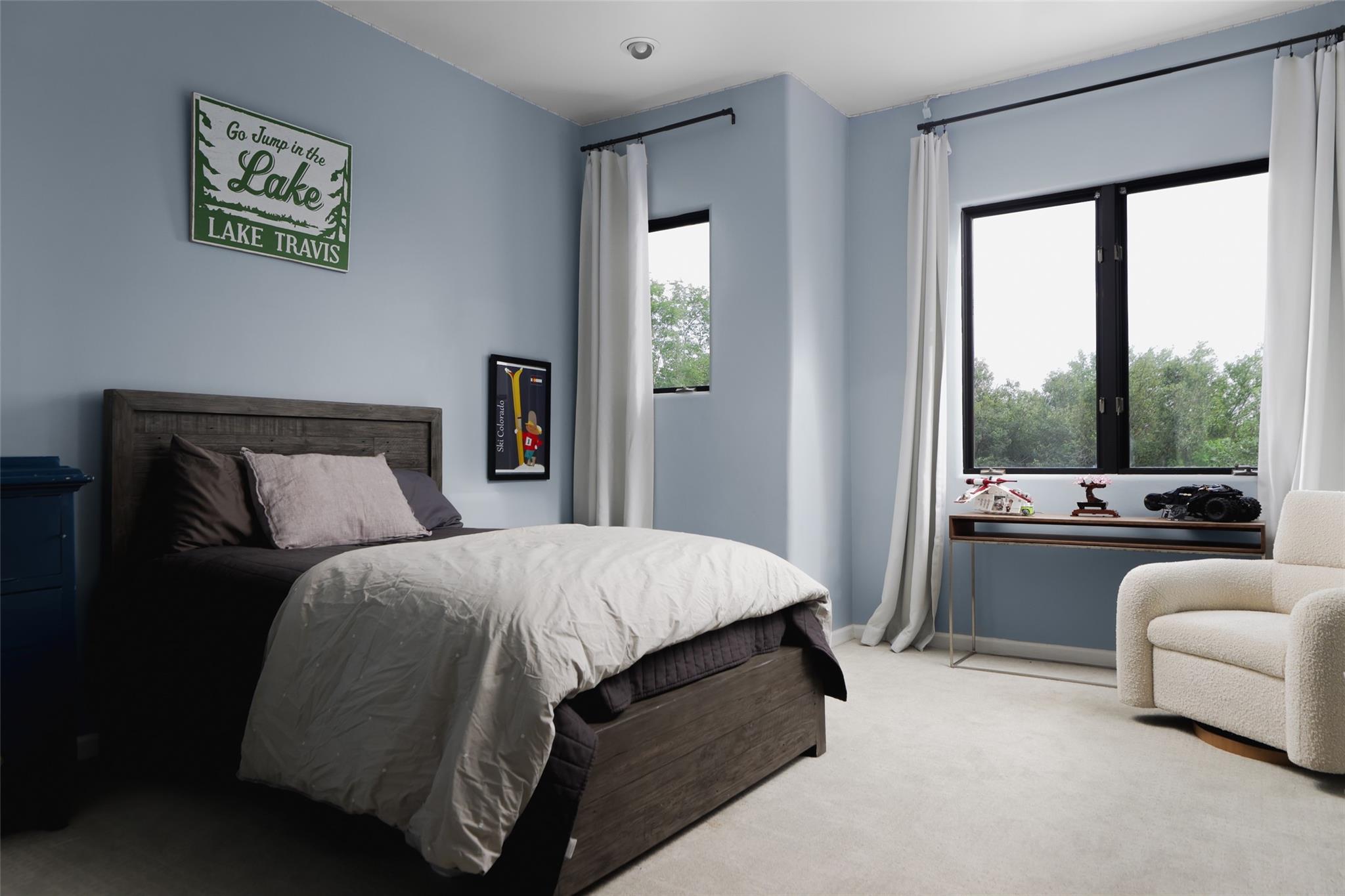 201 Costa Bella DR