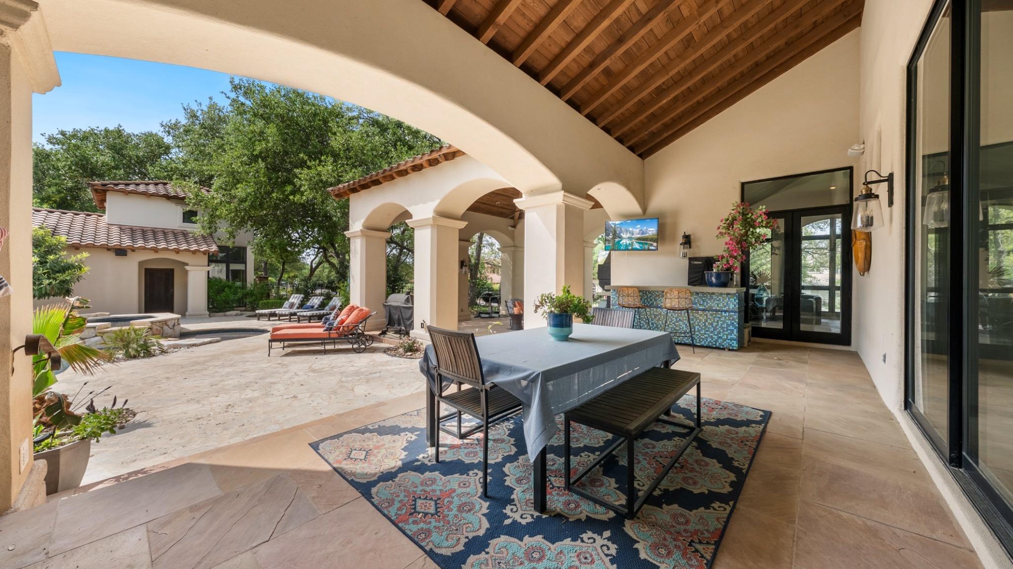 201 Costa Bella DR