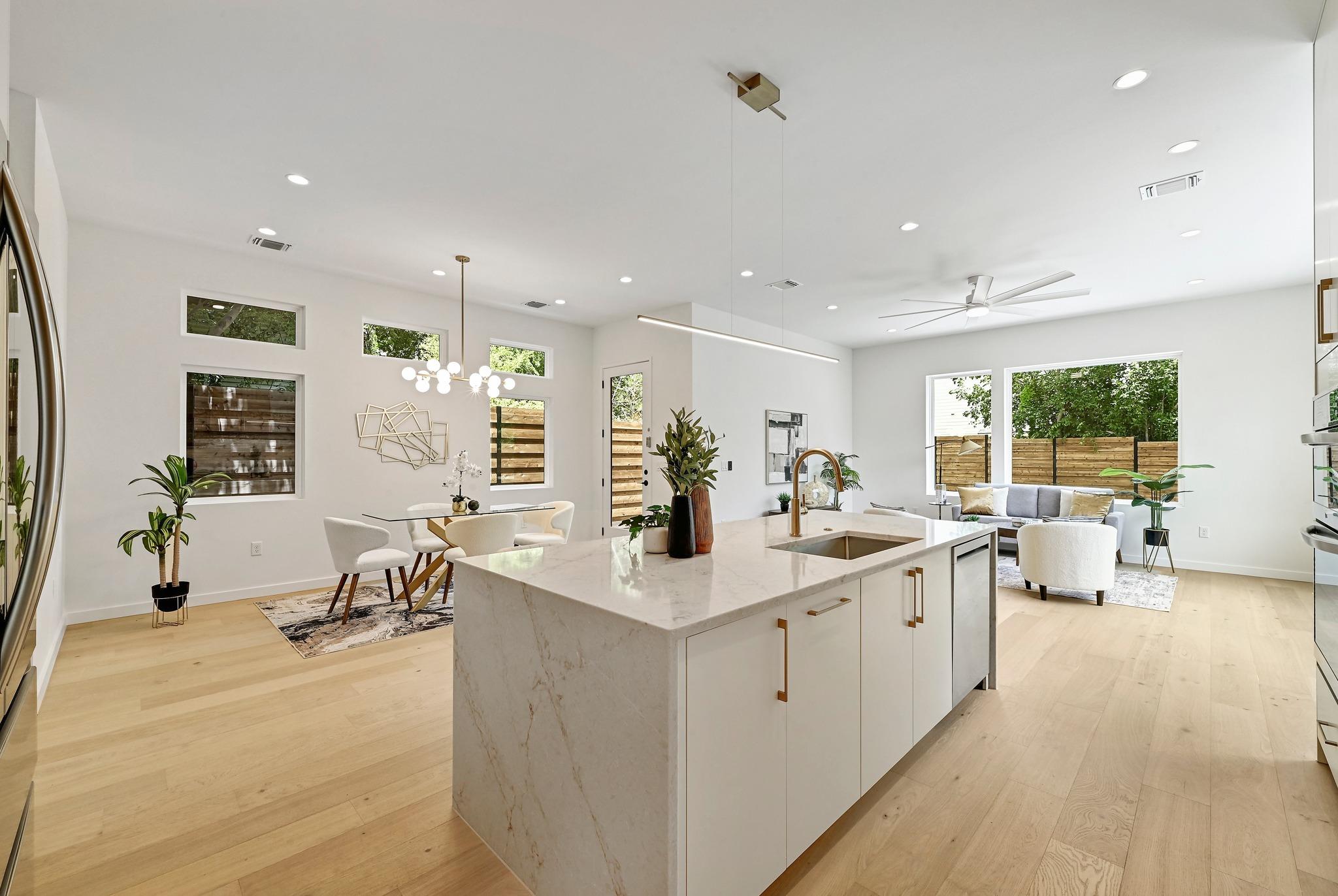 932 E 53rd Street