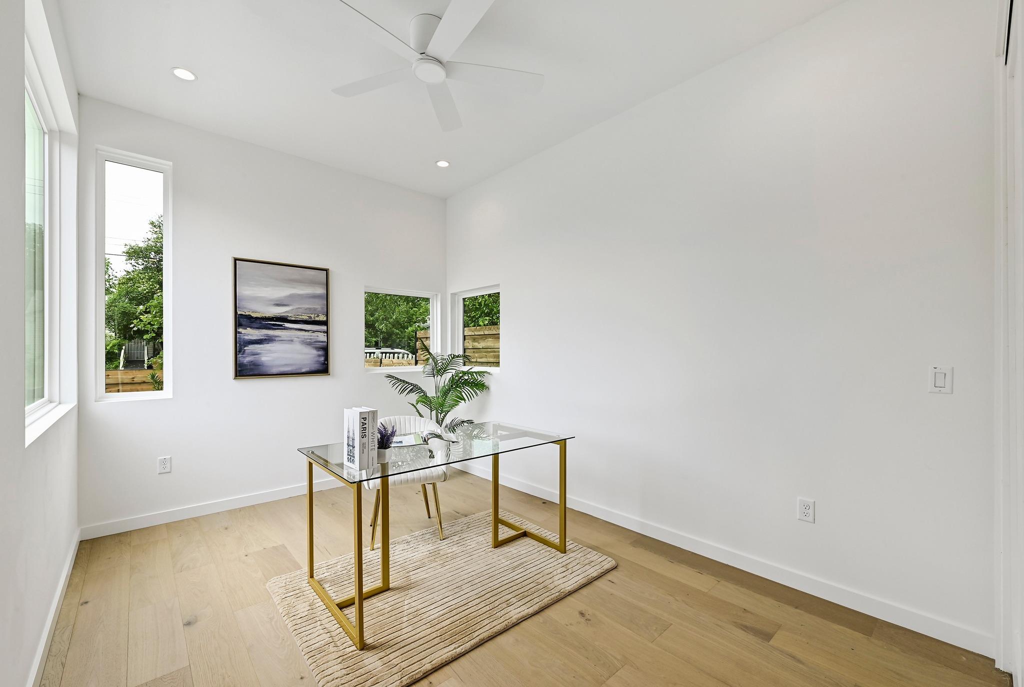 932 E 53rd Street