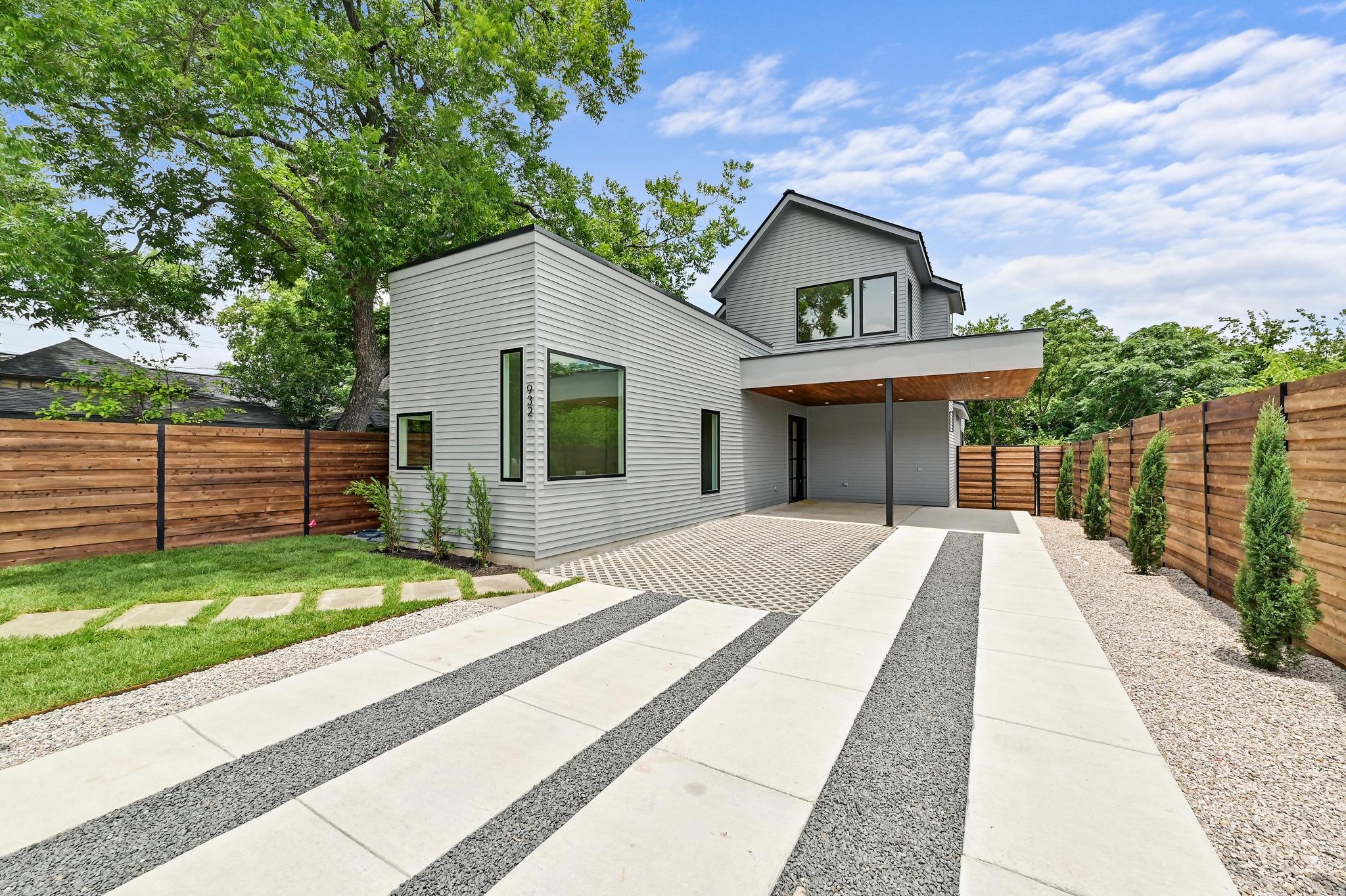 932 E 53rd Street