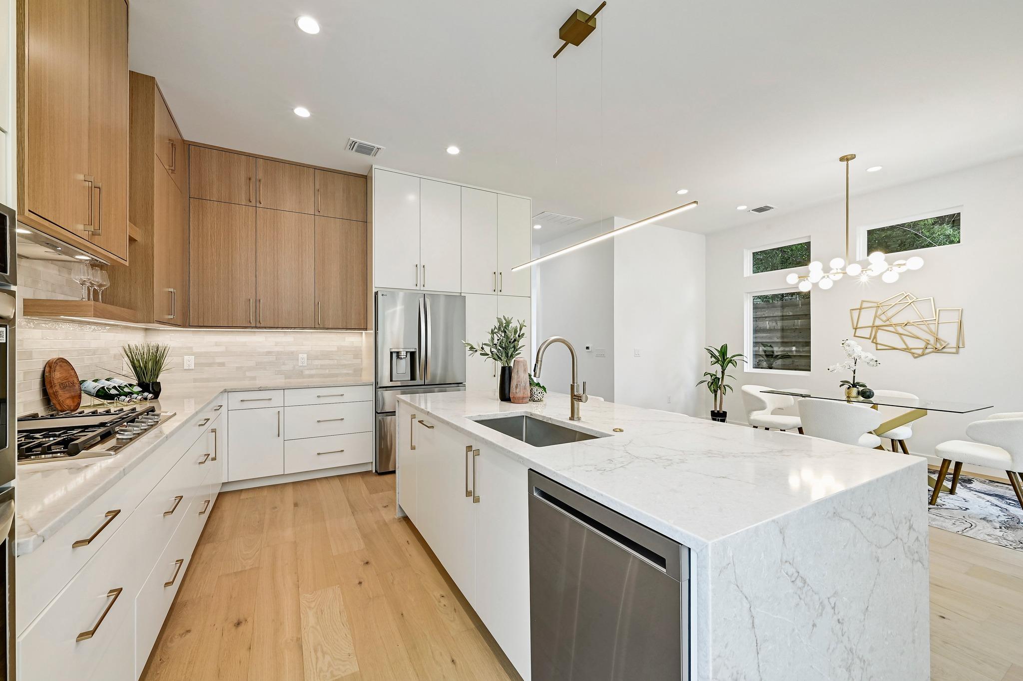 932 E 53rd Street