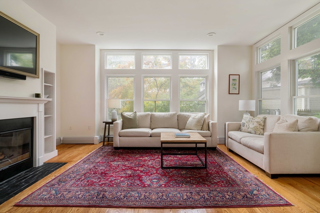31 Market St # D