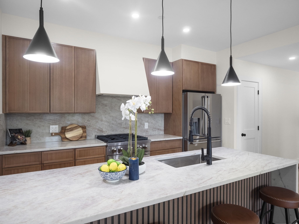 106-108 Bunker Hill St # 1