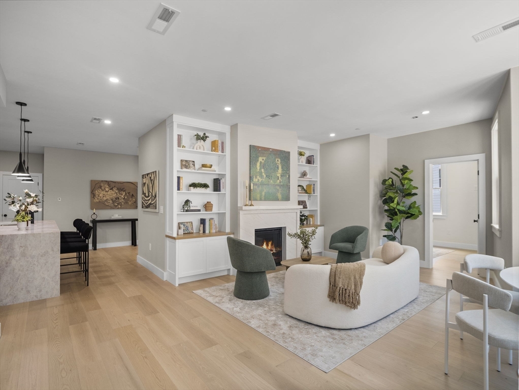 106-108 Bunker Hill St # 4P