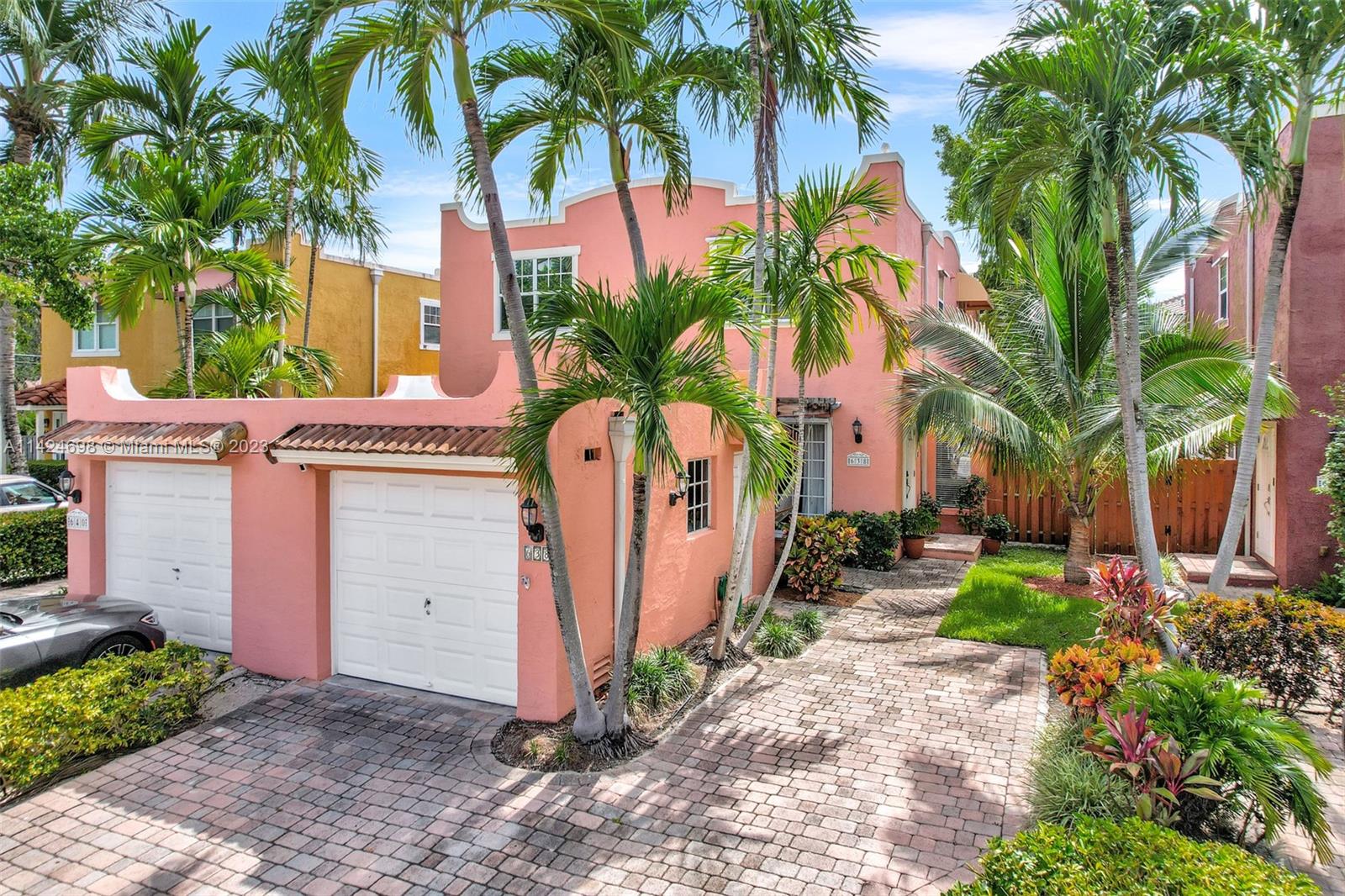 638 NW 2nd Ave # 638