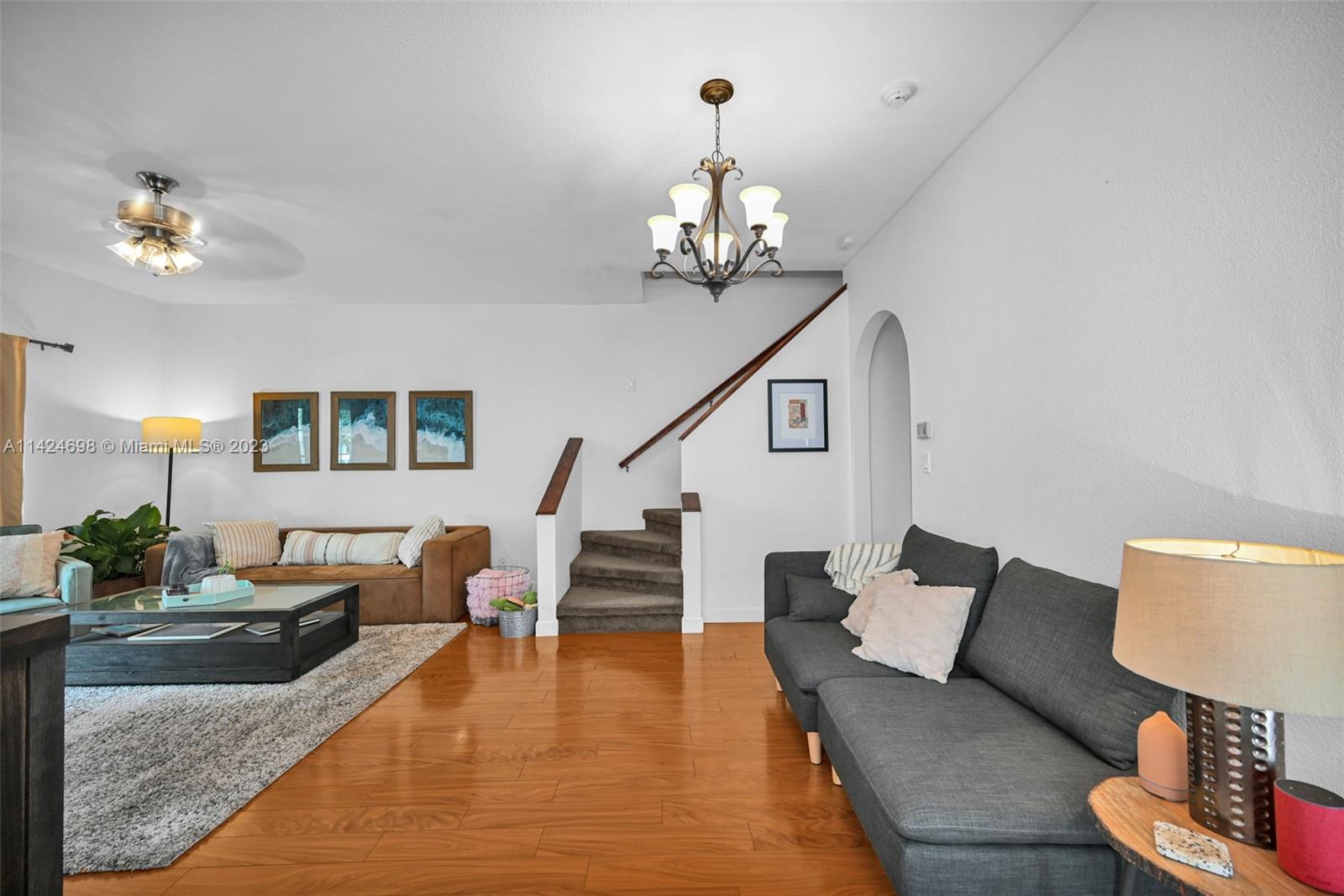 638 NW 2nd Ave # 638