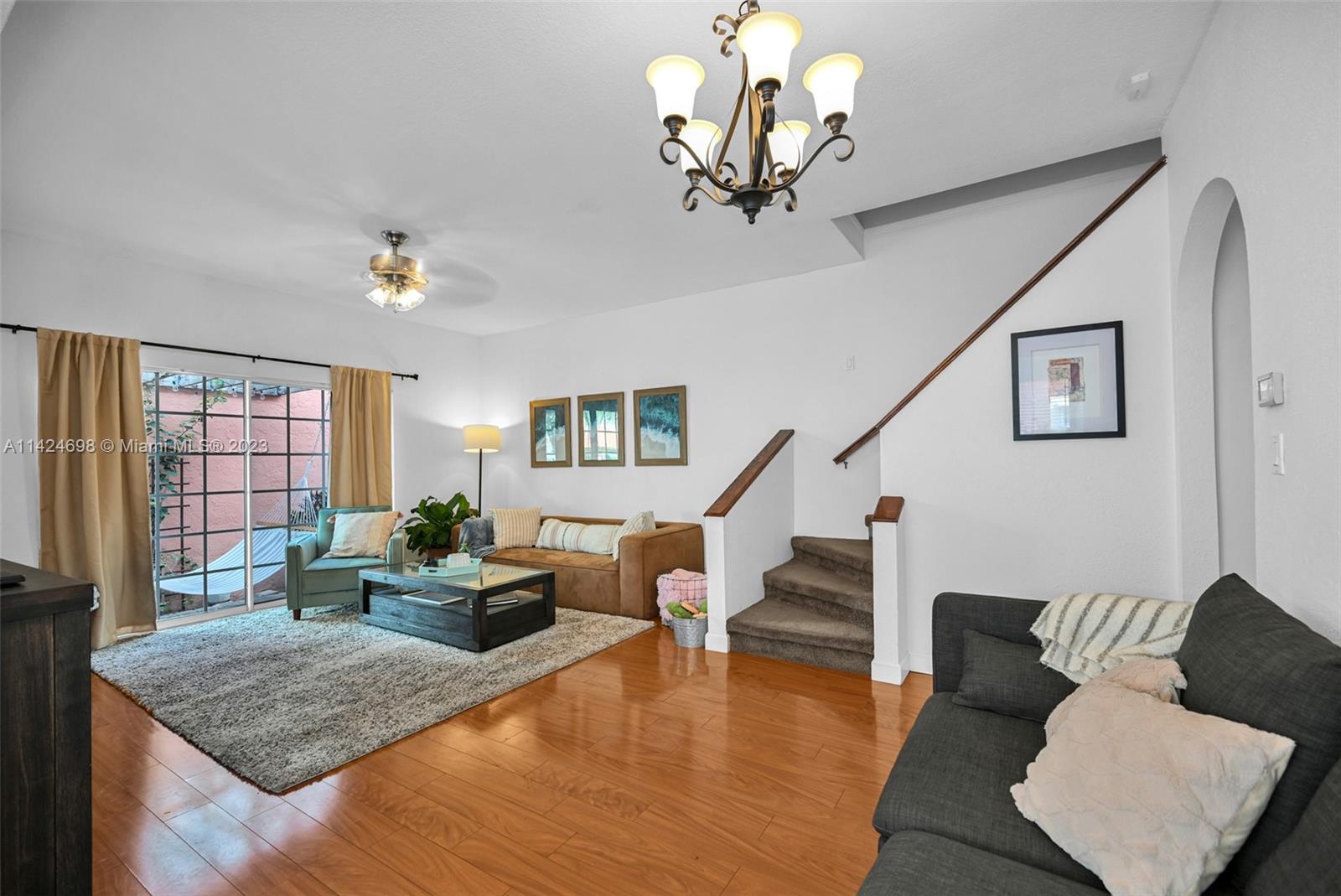 638 NW 2nd Ave # 638