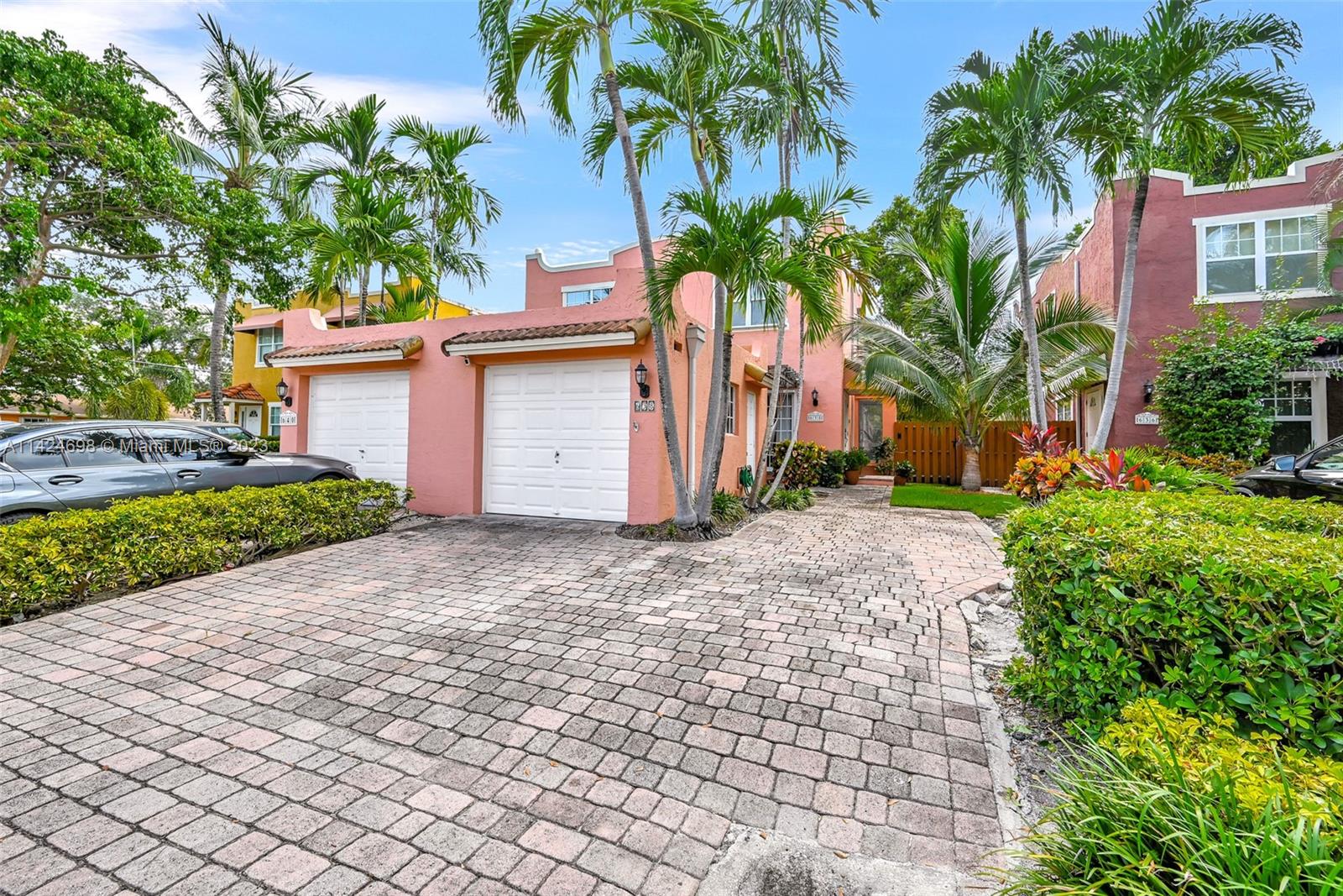 638 NW 2nd Ave # 638