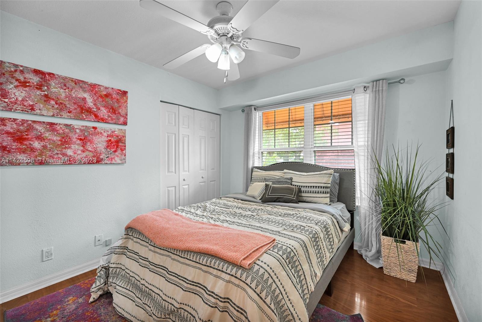 638 NW 2nd Ave # 638