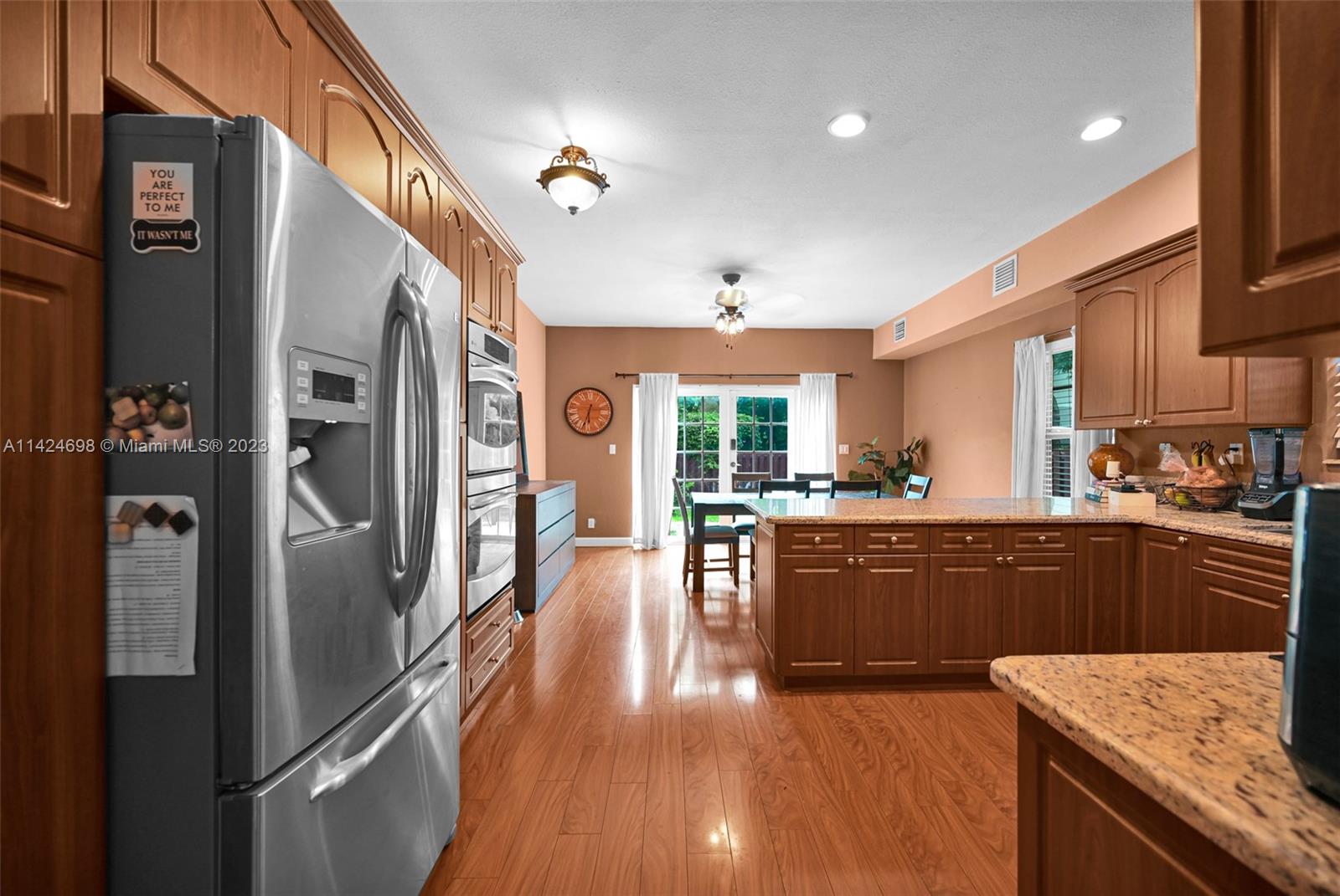 638 NW 2nd Ave # 638