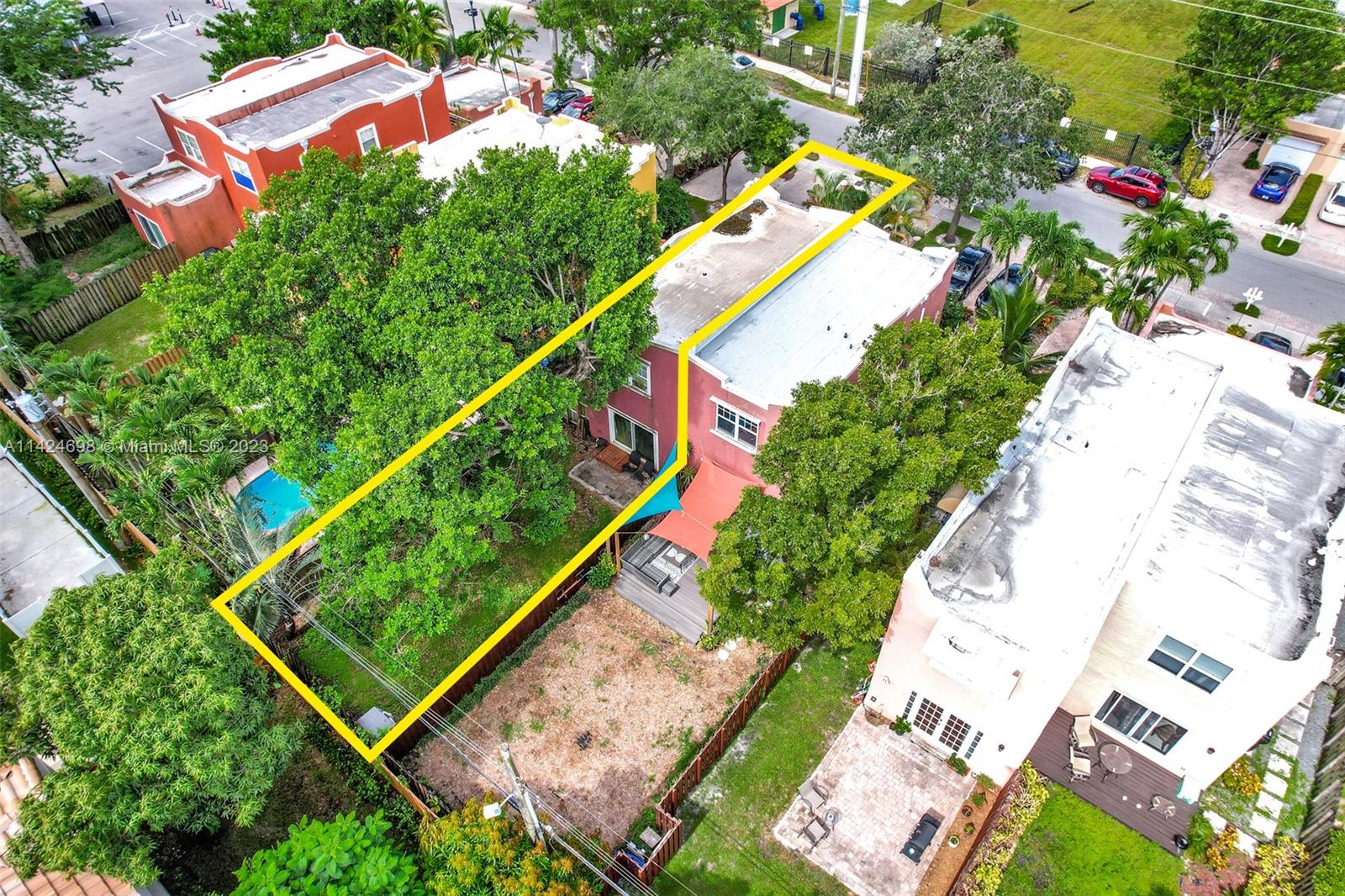 638 NW 2nd Ave # 638