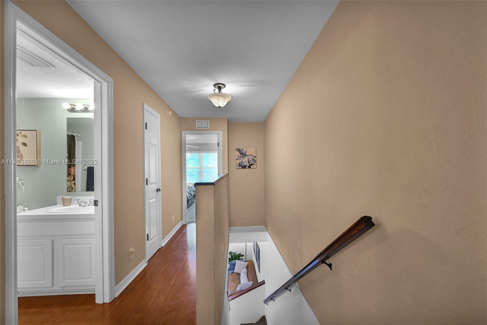 638 NW 2nd Ave # 638