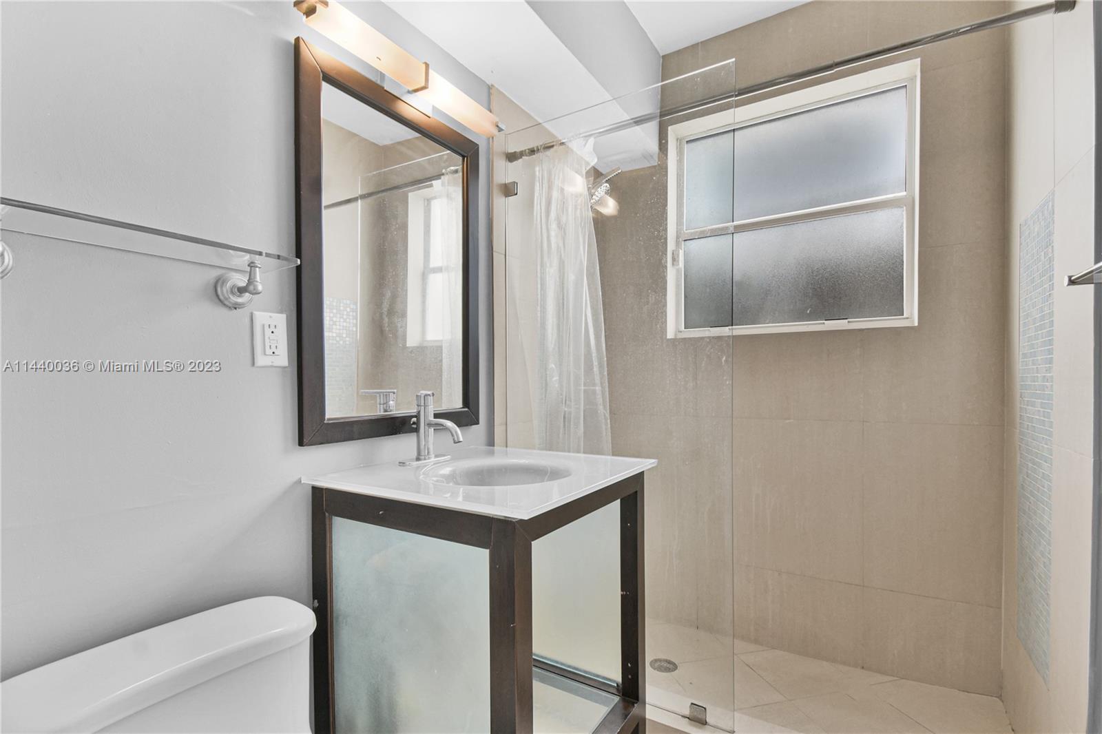 1340 Drexel Ave # 305