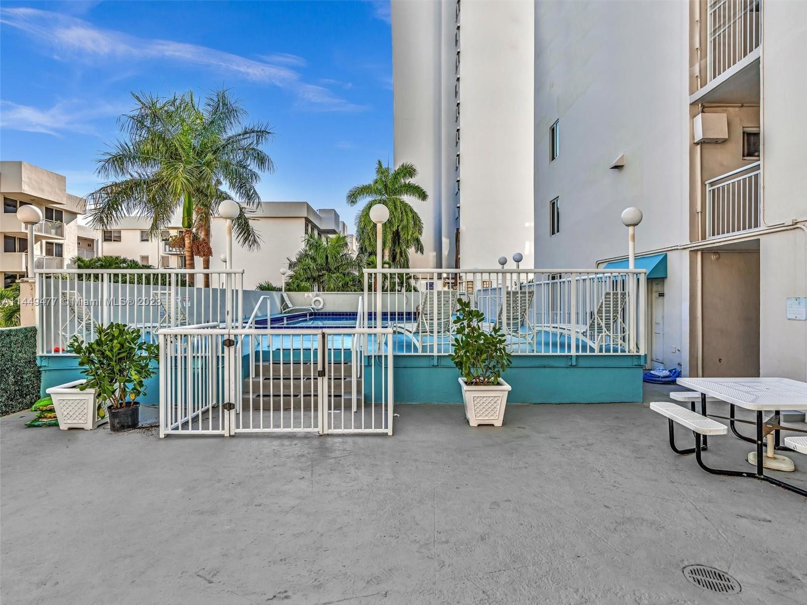1345 Lincoln Rd # 706