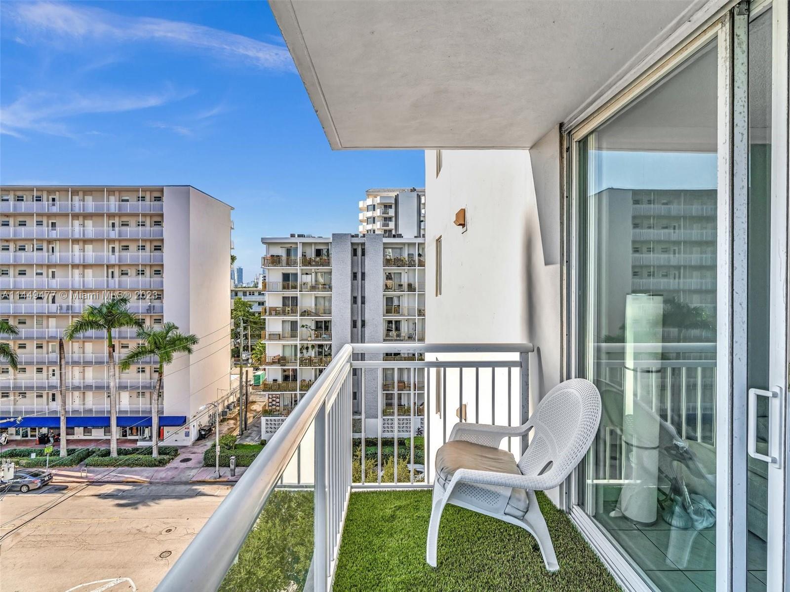 1345 Lincoln Rd # 706