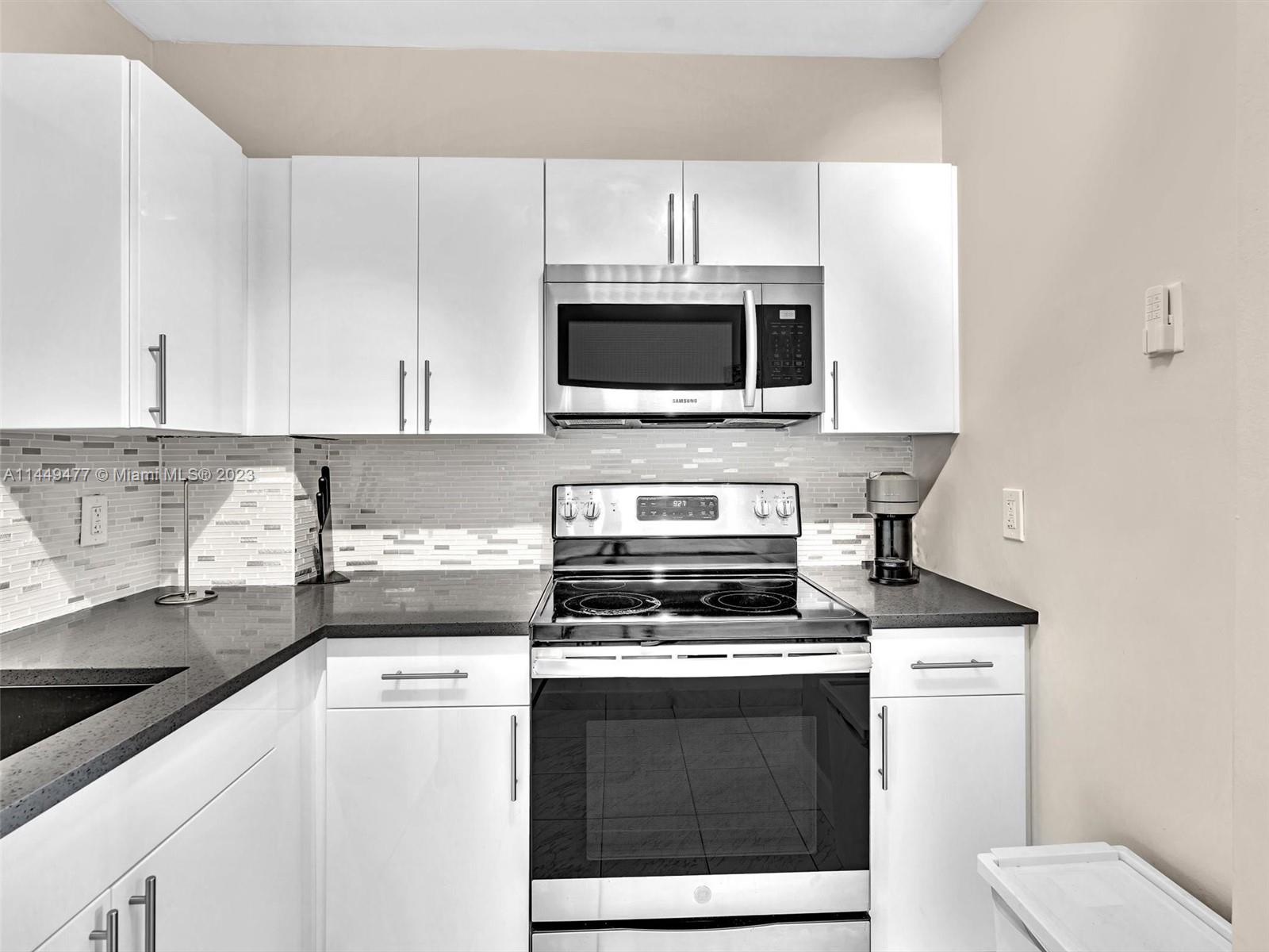 1345 Lincoln Rd # 706