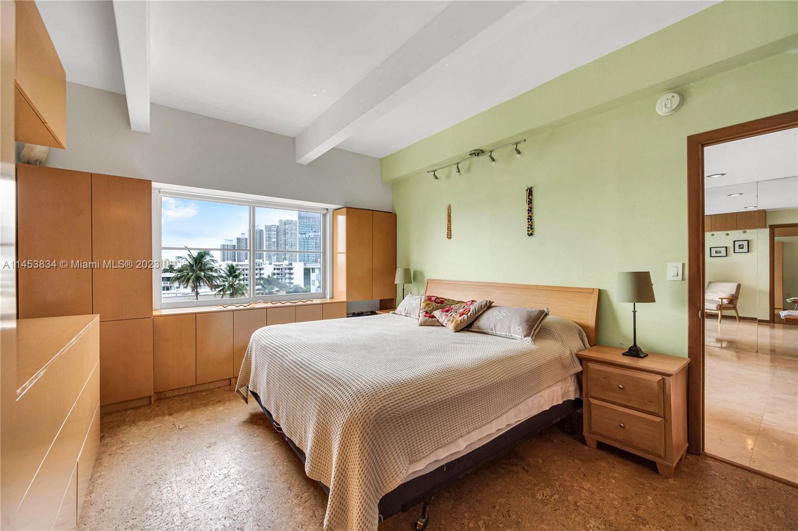 1000 Michigan Ave # 606