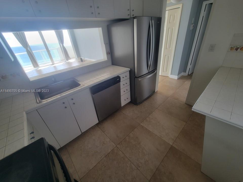 5601 Collins Ave # 1711
