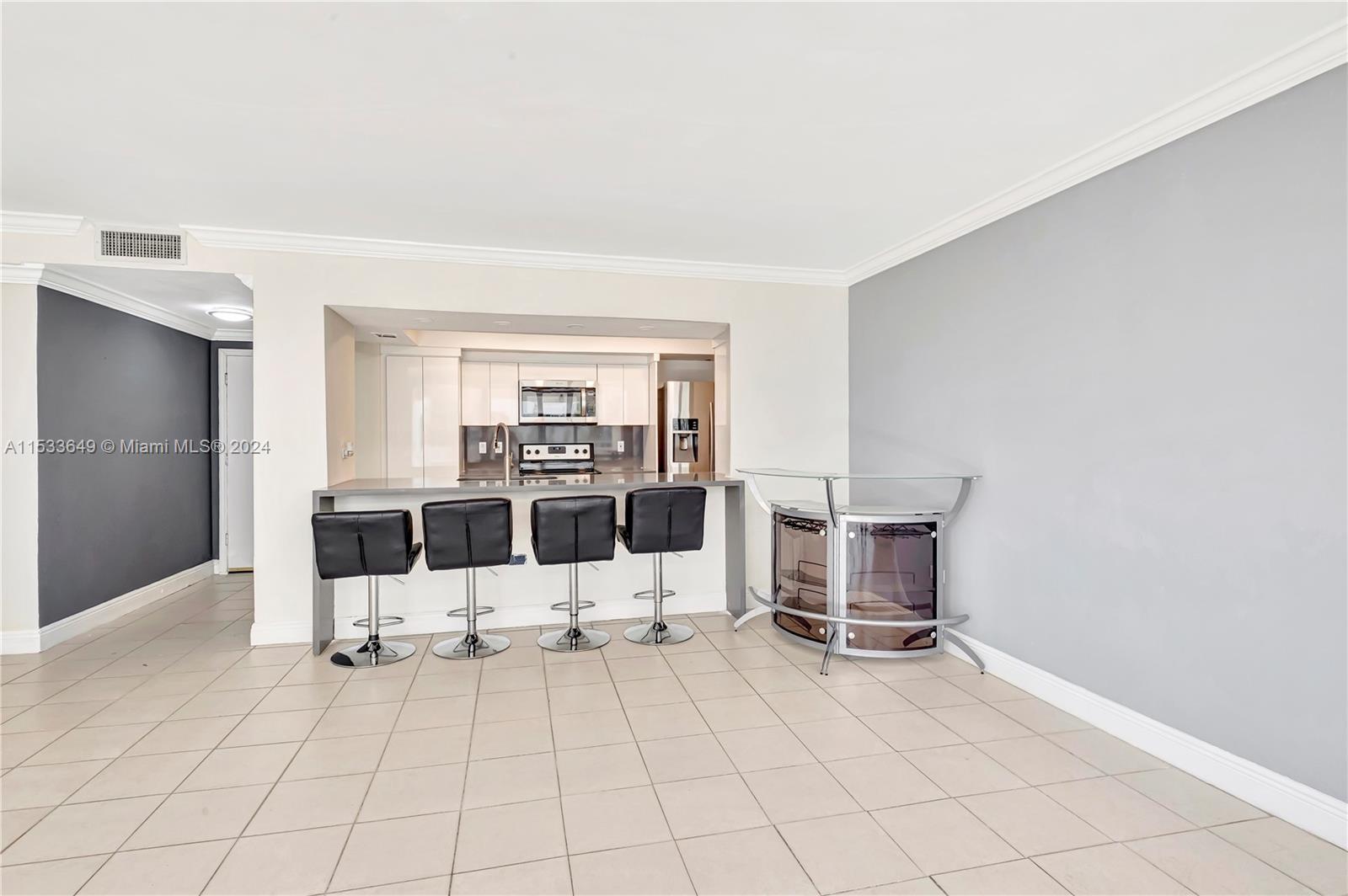 7545 E Treasure Dr # 4J