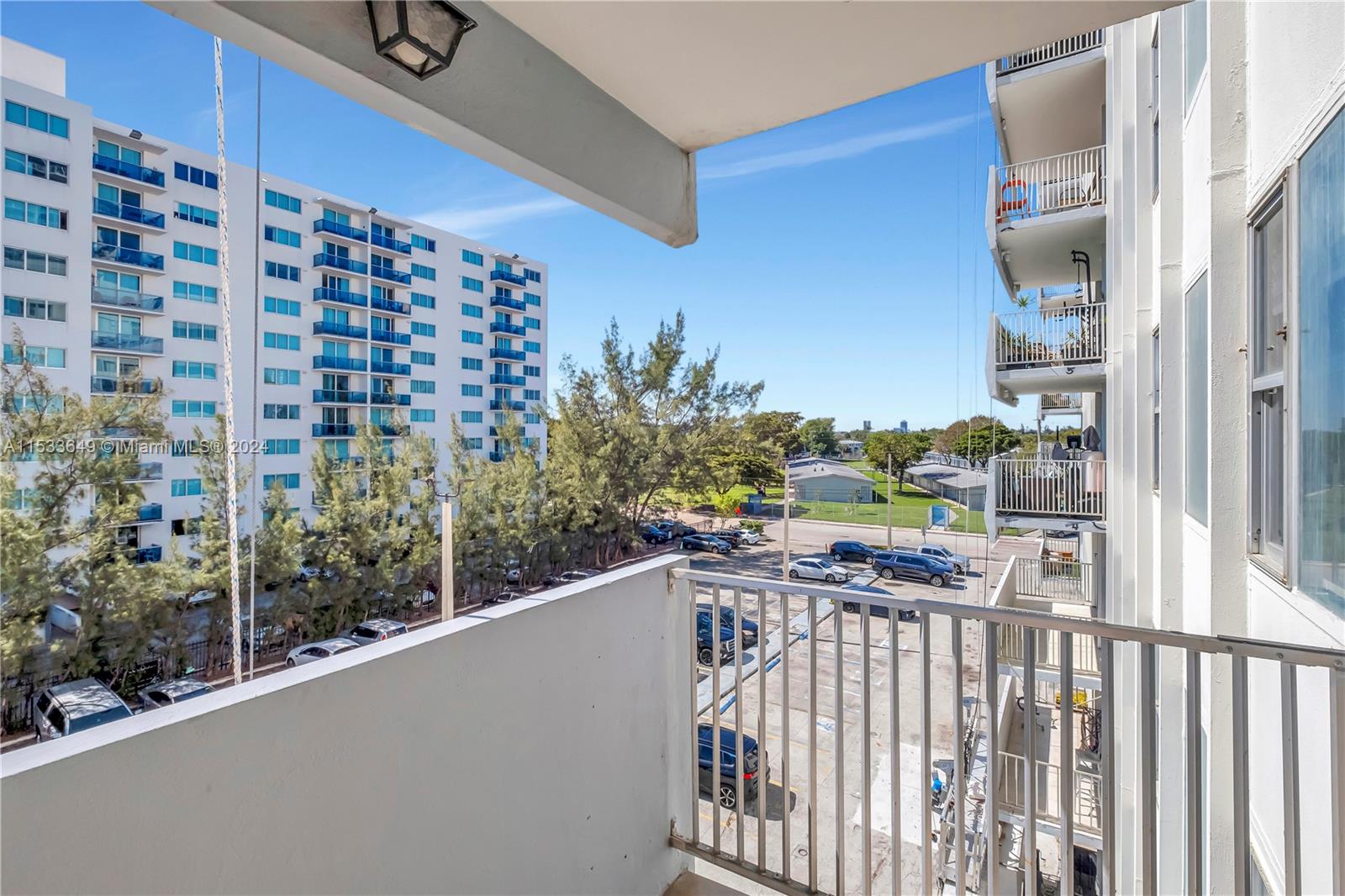 7545 E Treasure Dr # 4J