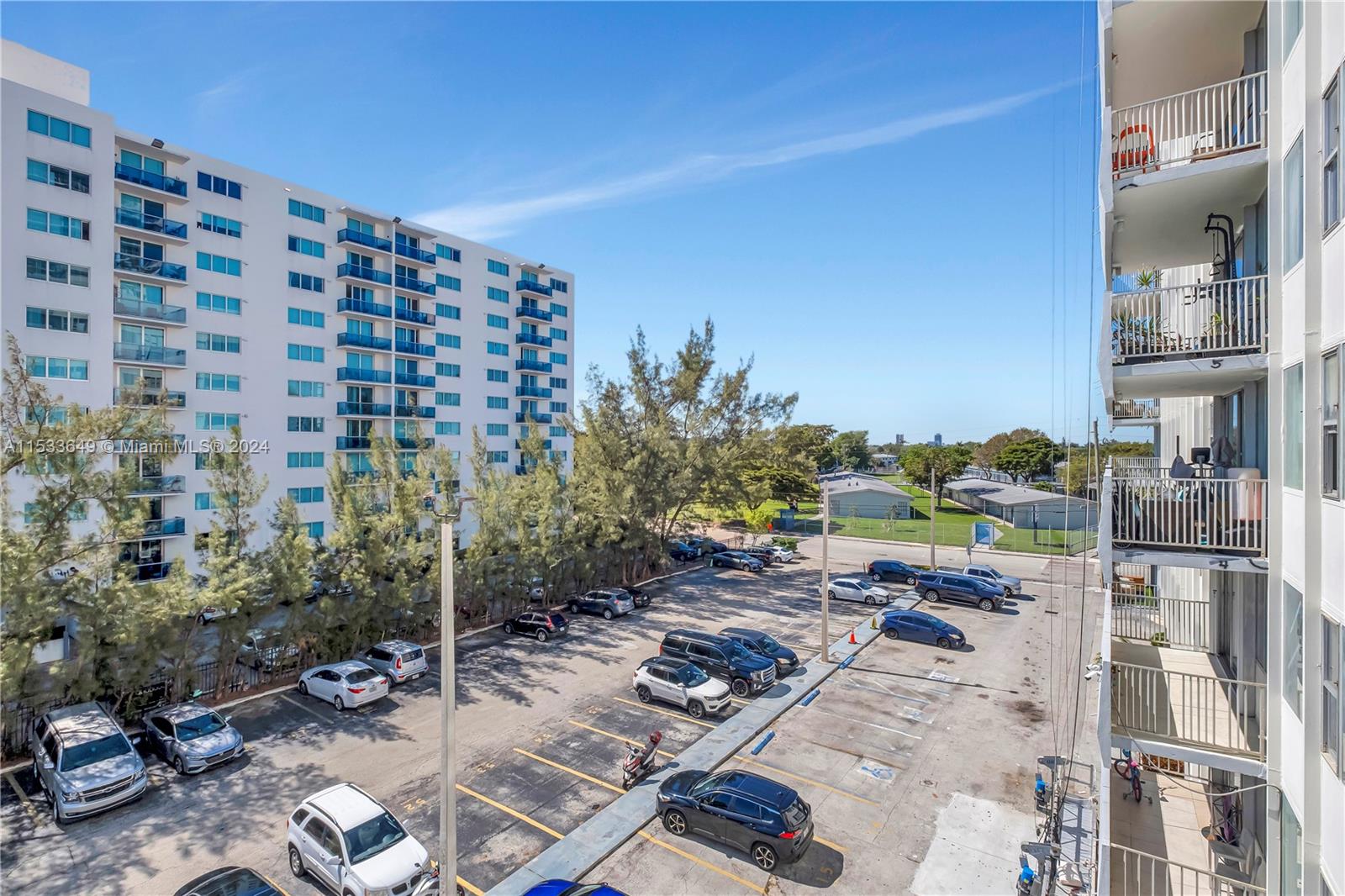 7545 E Treasure Dr # 4J