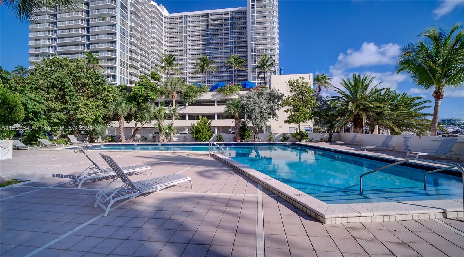 7545 E Treasure Dr # 4J