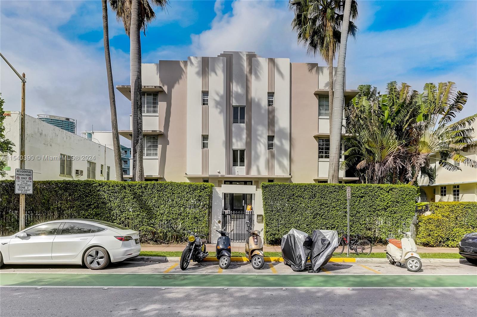 820 Euclid Ave # 301