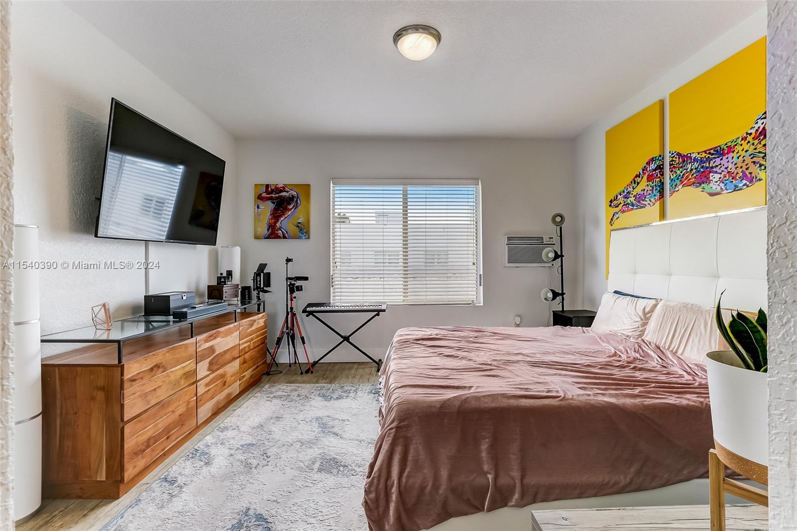 820 Euclid Ave # 301