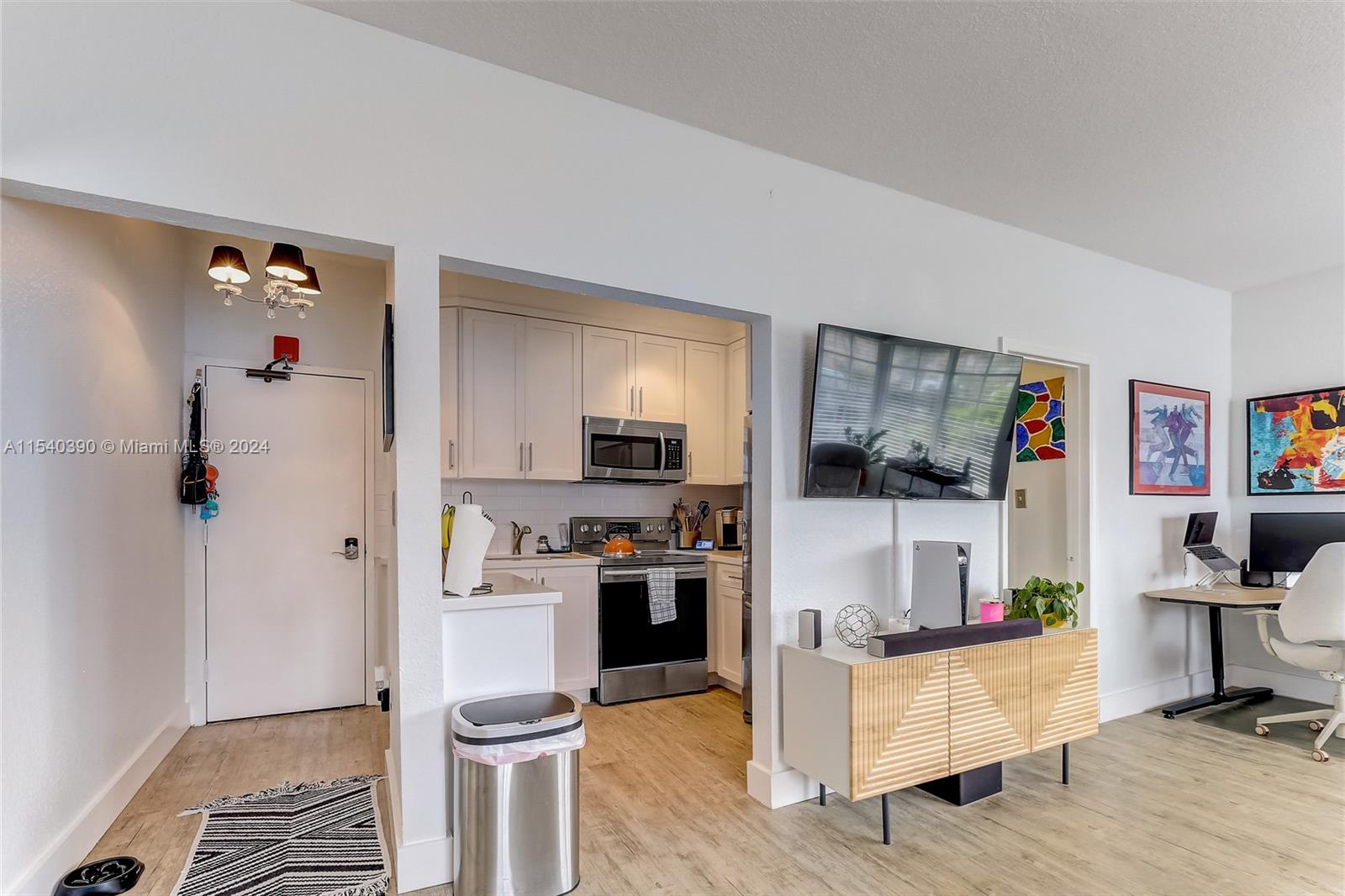 820 Euclid Ave # 301