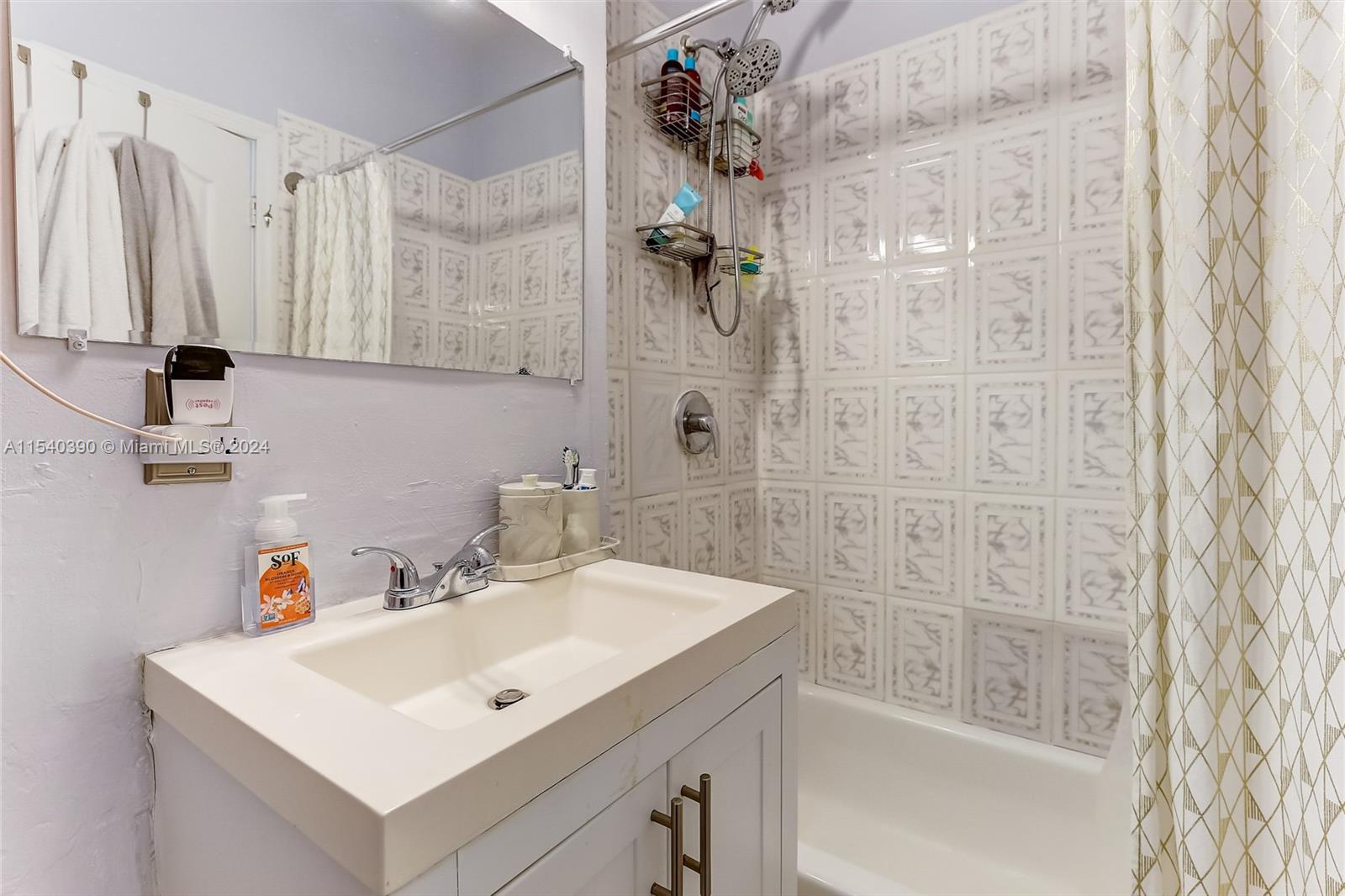 820 Euclid Ave # 301
