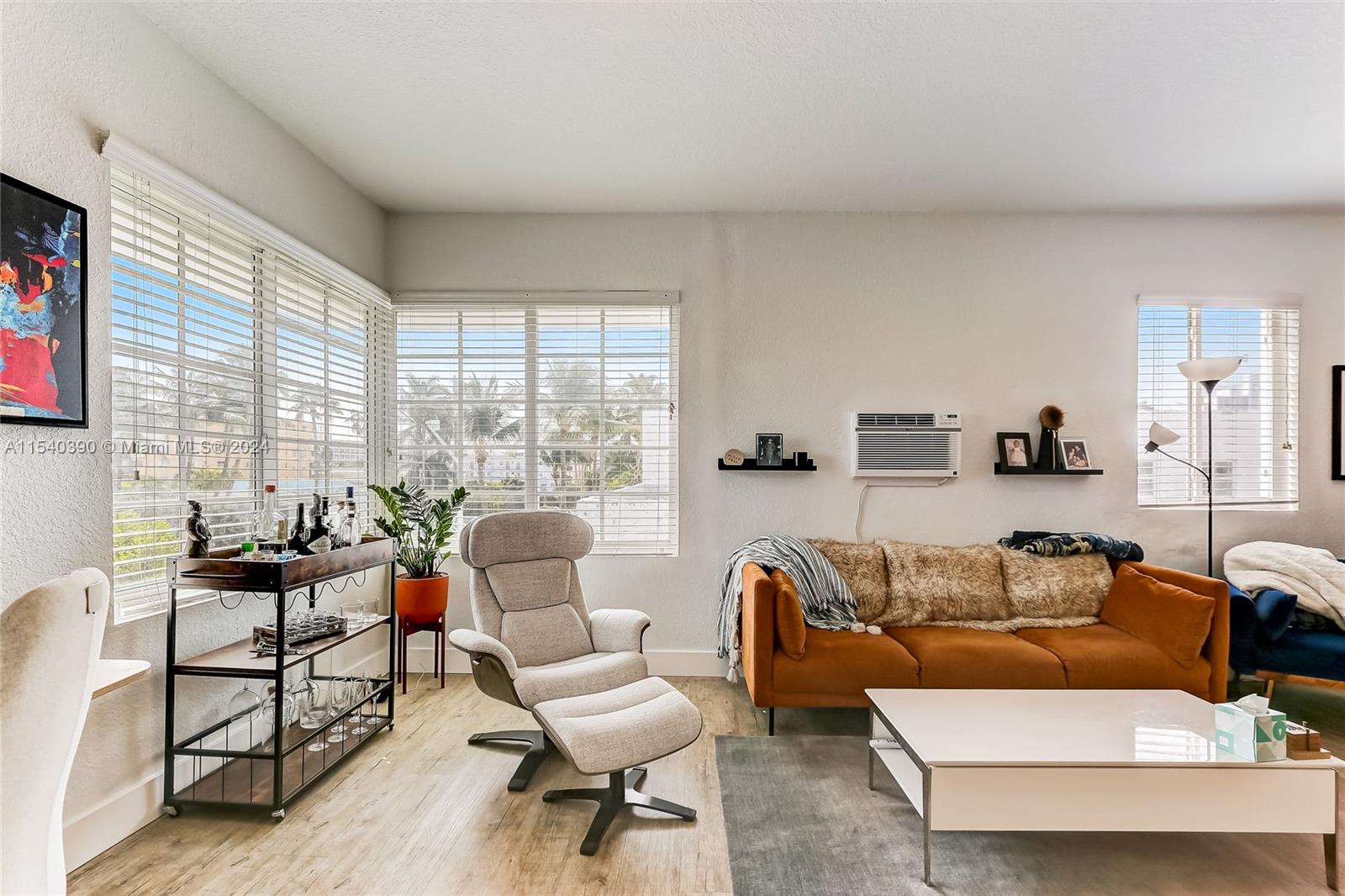 820 Euclid Ave # 301
