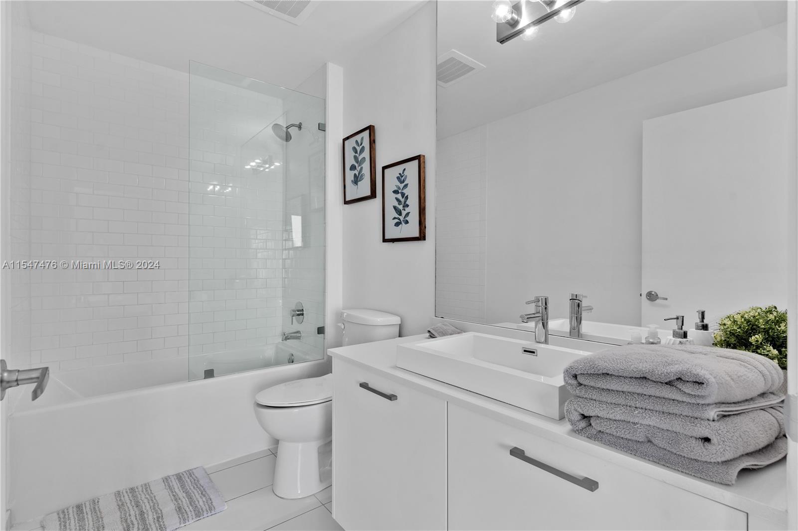 151 SE 1st St # 3203