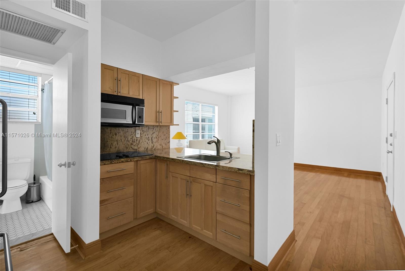 1200 Euclid Ave # 204