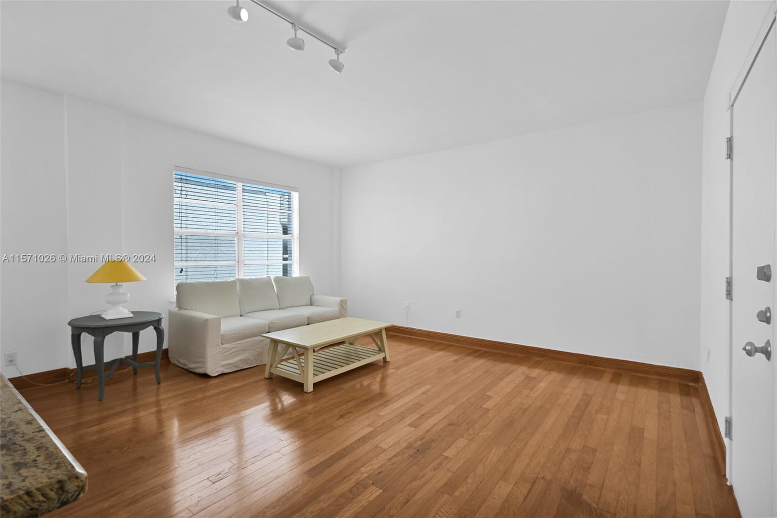 1200 Euclid Ave # 204